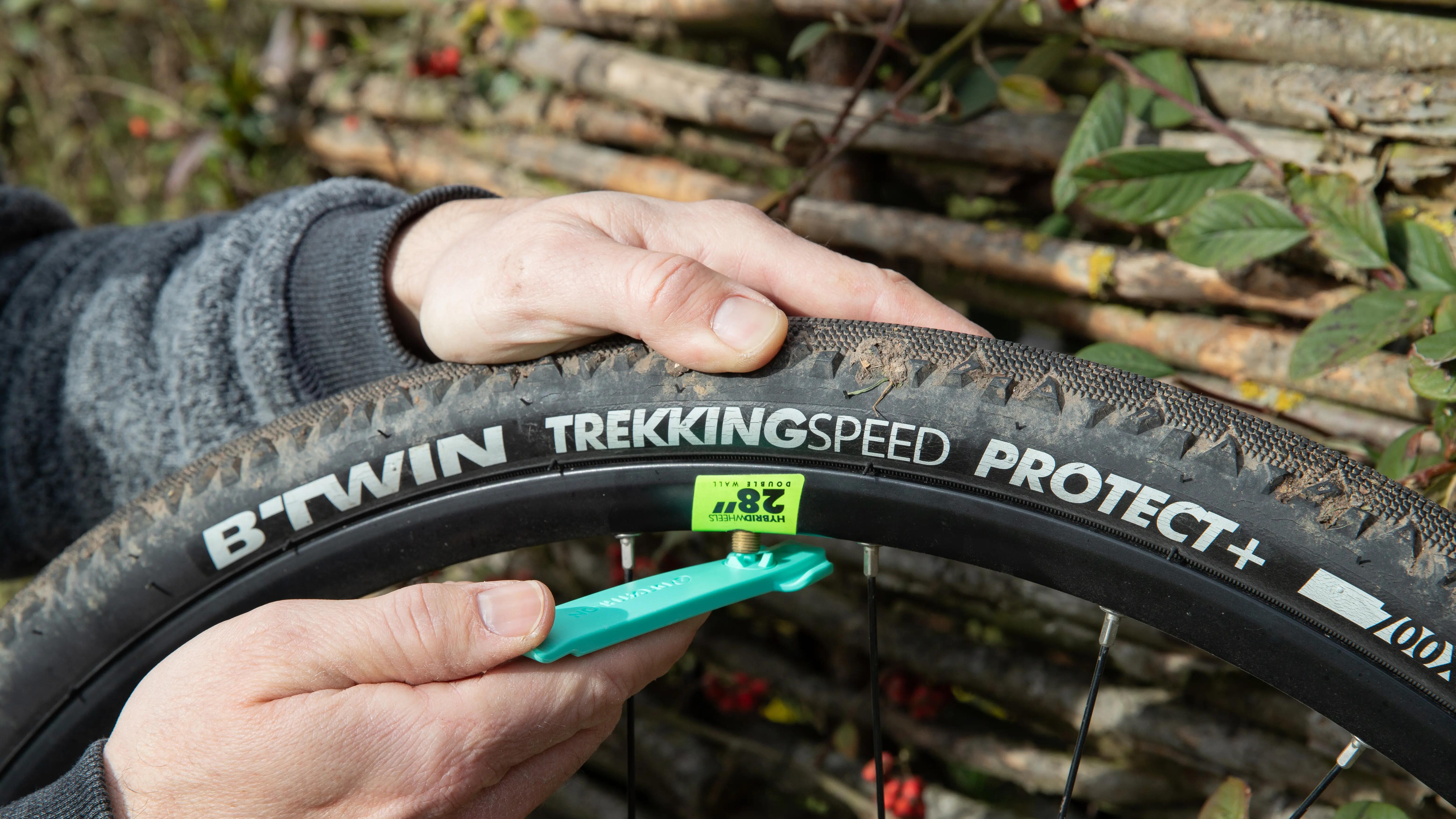 REIFENPANNE MIT DEM MTB ROCKRIDER 100