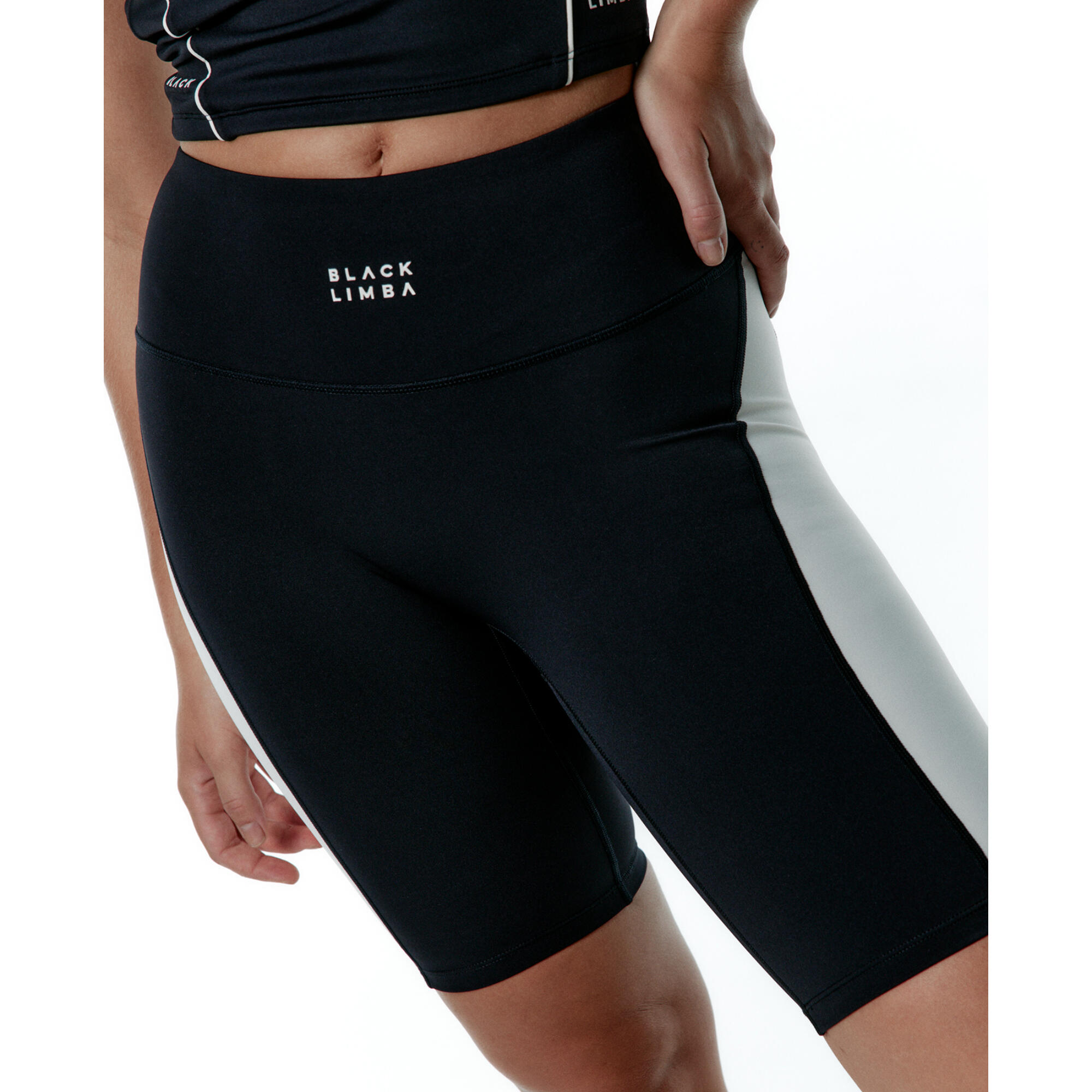 BLACK LIMBA Pantalón corto deportivo mujer Black Limba synergy negro