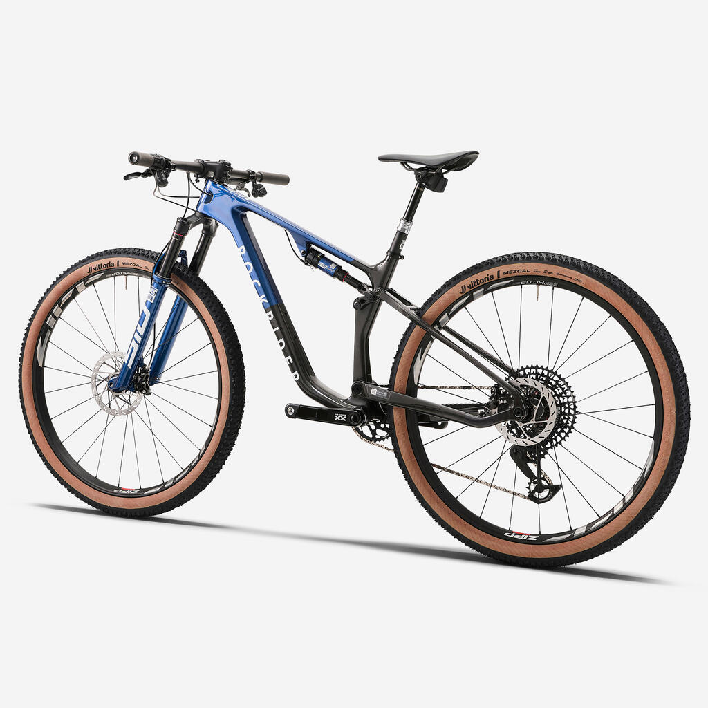 Crveni brdski bicikl s punom suspenzijom i karbonskim ramom XC 940 S LTD