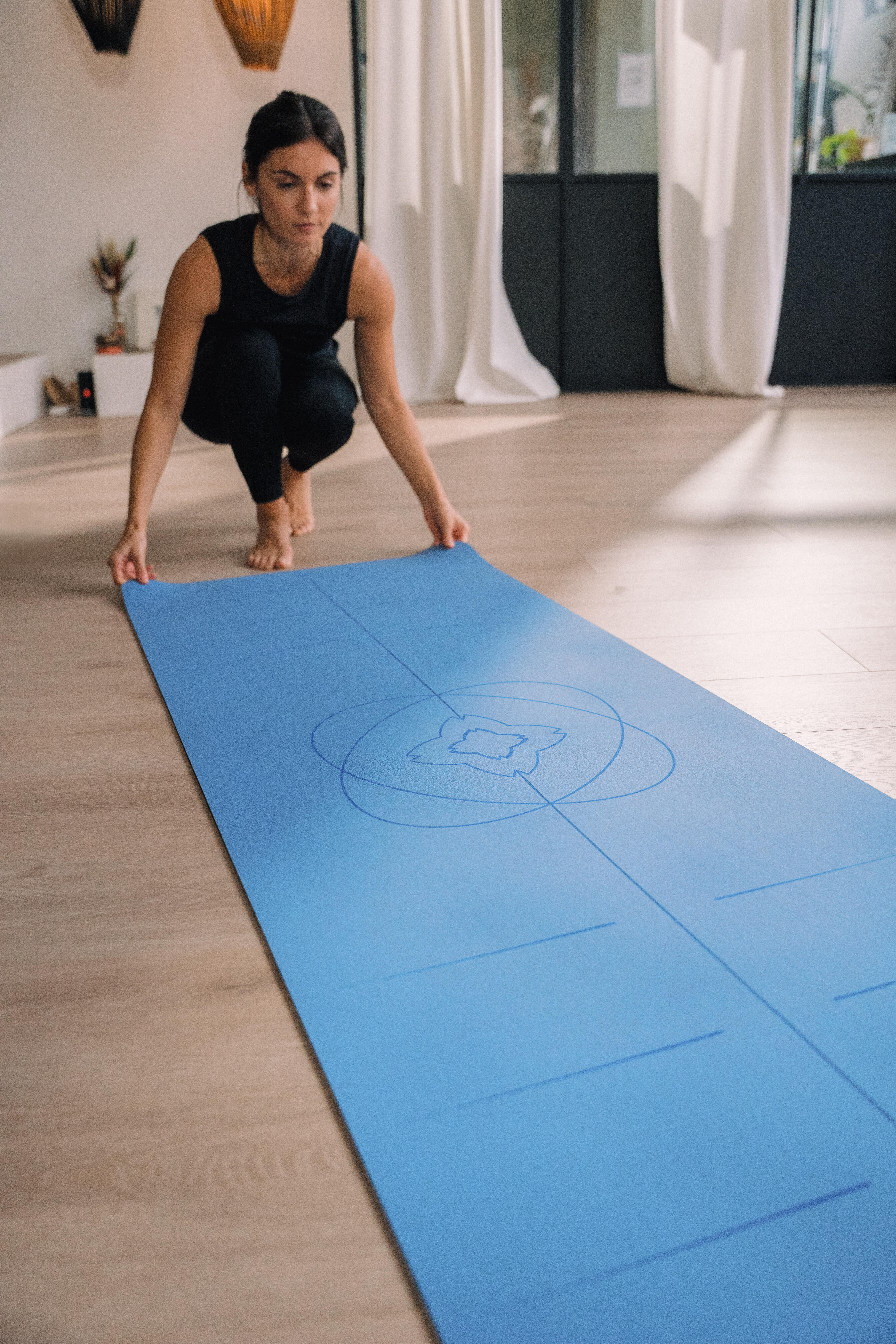 新品未使用　WERTHY ESSENTIAL YOGA TOP 4mm Ultra Grip Dynamic Yoga Mat - Alignment Lines (Blue)