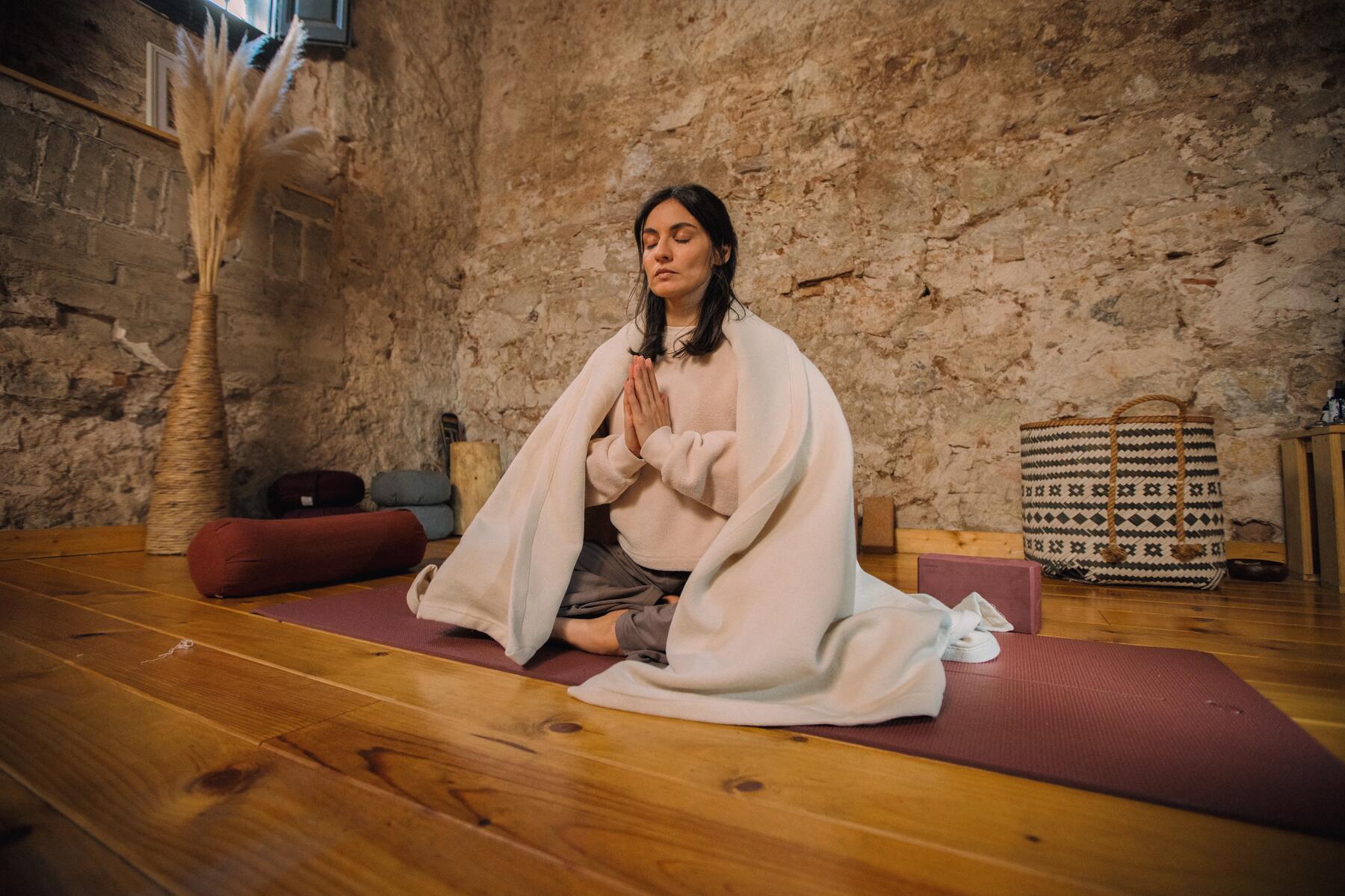  YOGA YOGA: UN ATU PENTRU CORP ȘI SPIRIT