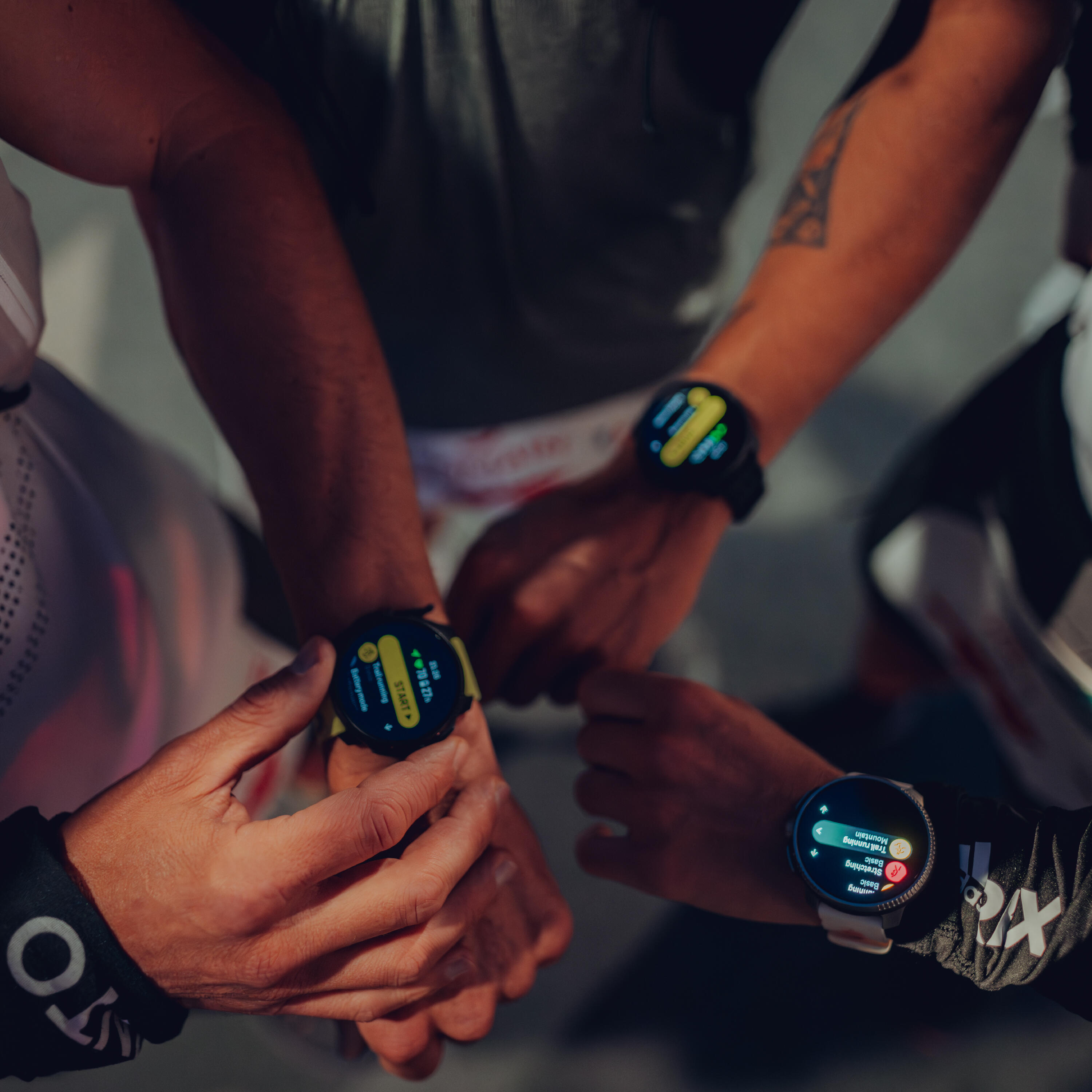 Smartwatch z GPS do biegania z pomiarem tętna Unisex Suunto Race All Black 9/10