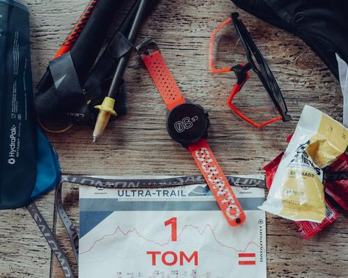 Akcesoria do biegania w tym zegarek Suunto