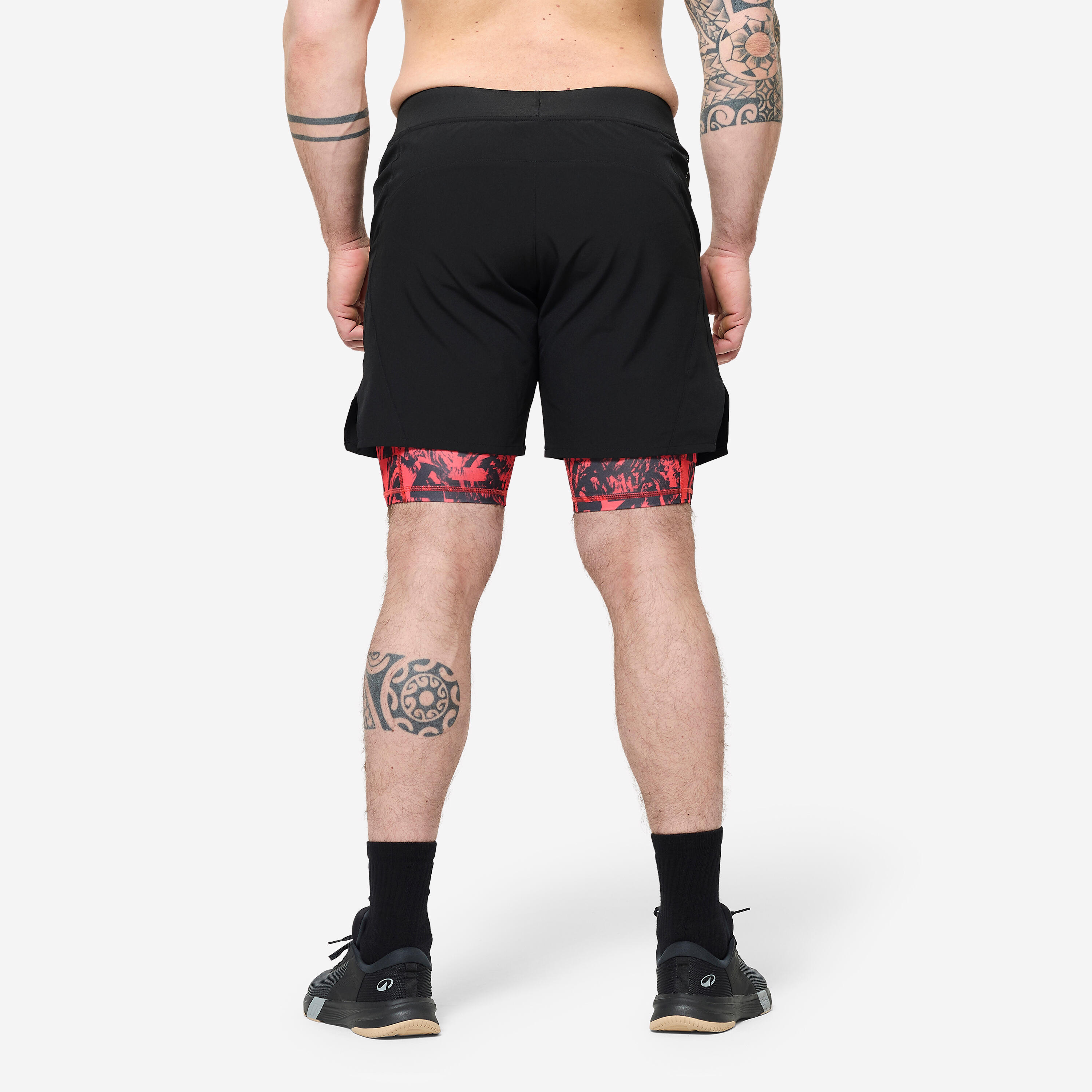 Atmungsaktive 2-in-1-Fitnessshorts für Herren mit RV-Tasche, schwarz und rot 4/14