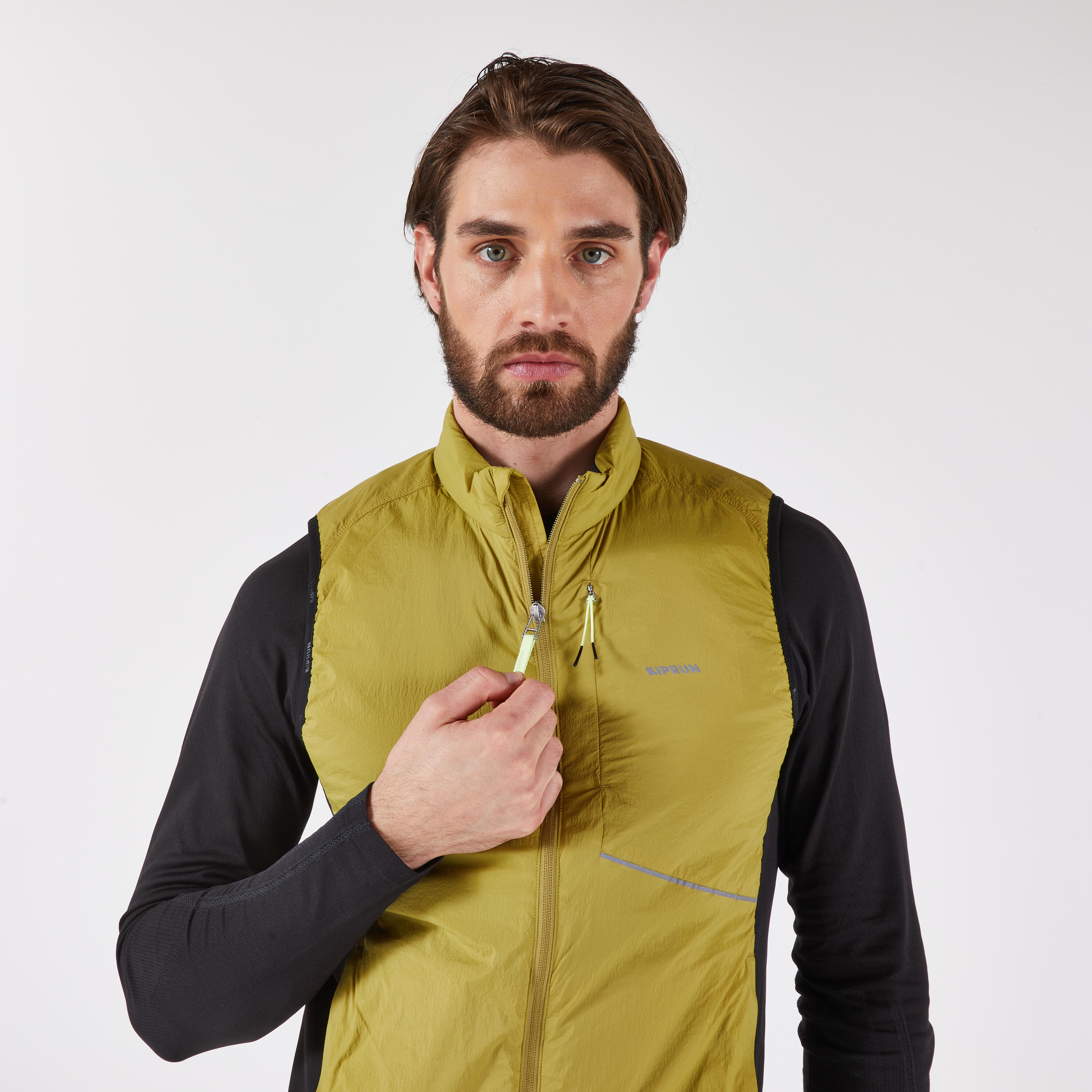 Gilet running uomo RUN WARM 500 verde militare 4/6