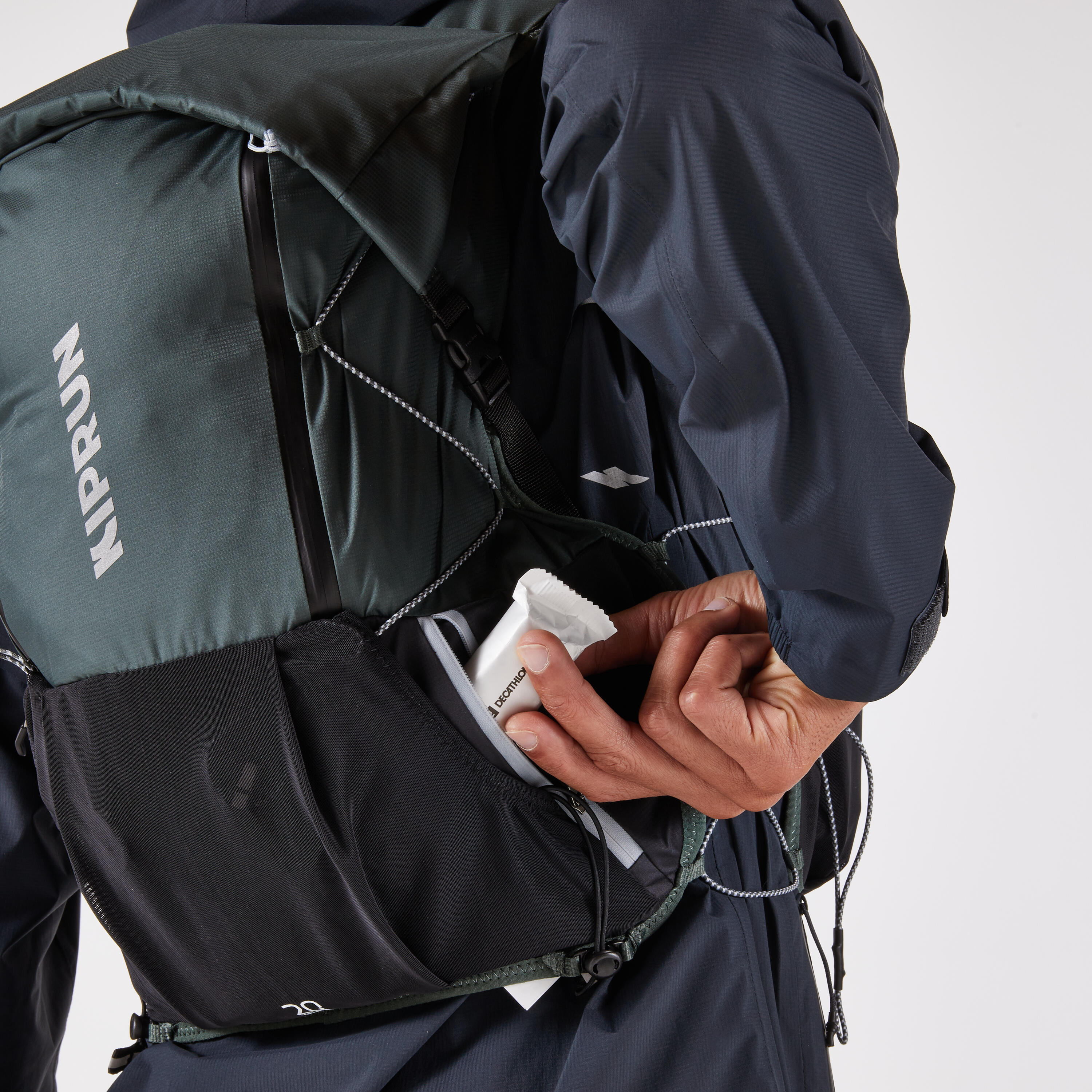 Trail Running Hydration Bag 20 L/25 L + Water Bladder 2 L - KIPRUN