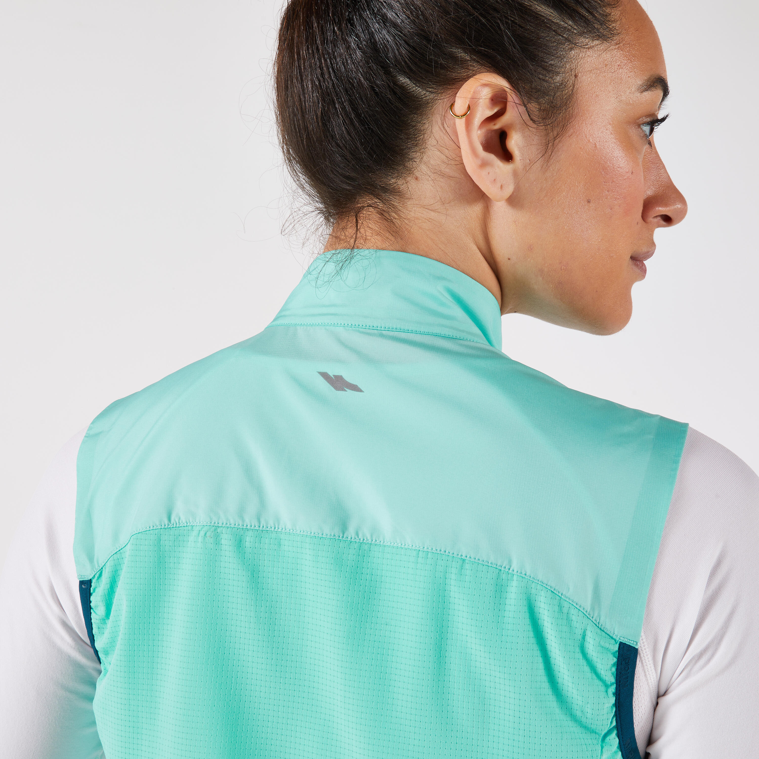 Gilet antivento running donna RUN WIND 500 verde 6/10