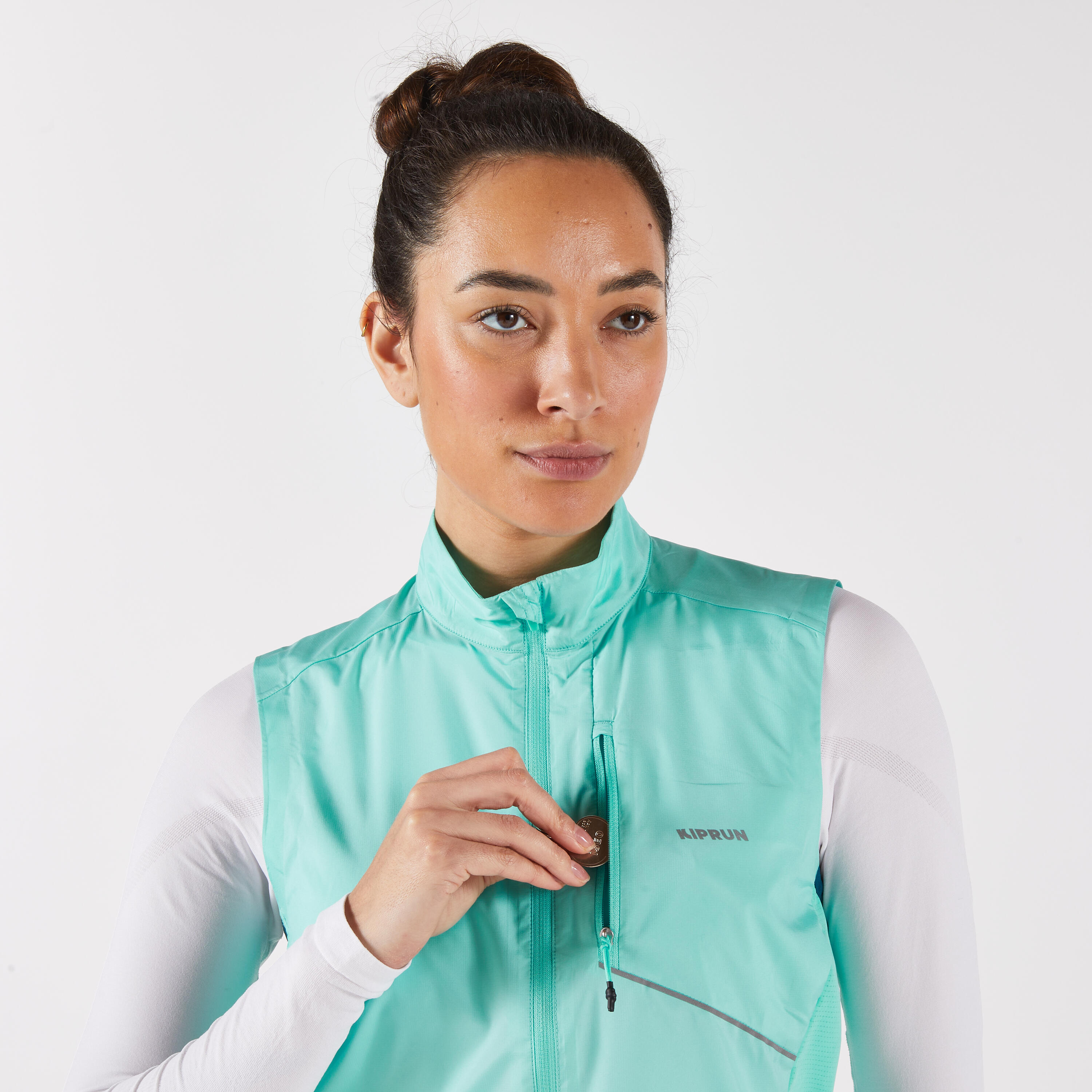 Gilet antivento running donna RUN WIND 500 verde 4/10