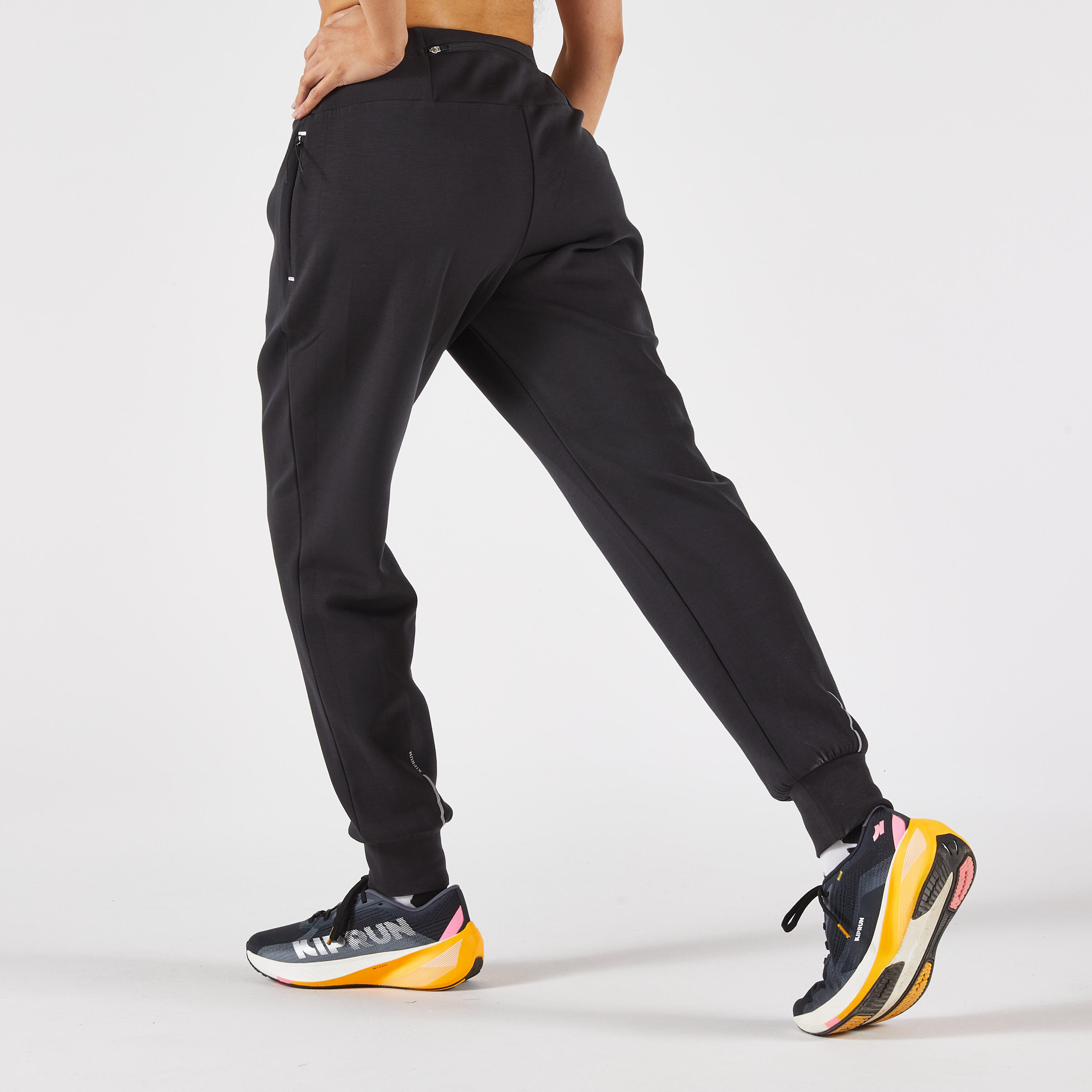 Pantaloni running donna RUN WARM 500 neri 6/10