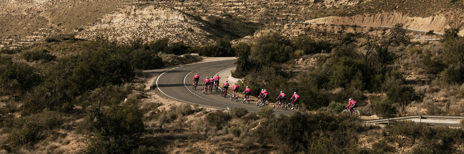 Programme d'entraînement vélo de route gratuit : progresser en montée