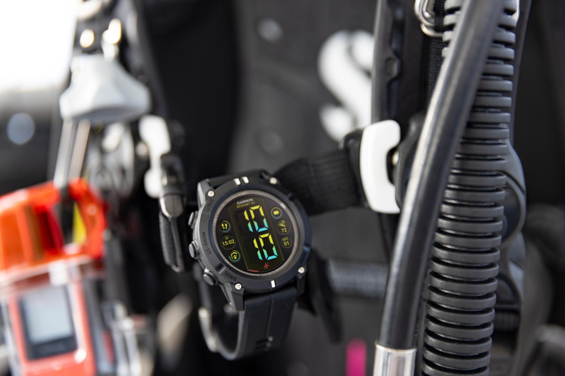 Zegarek Garmin przymocowany do roweru