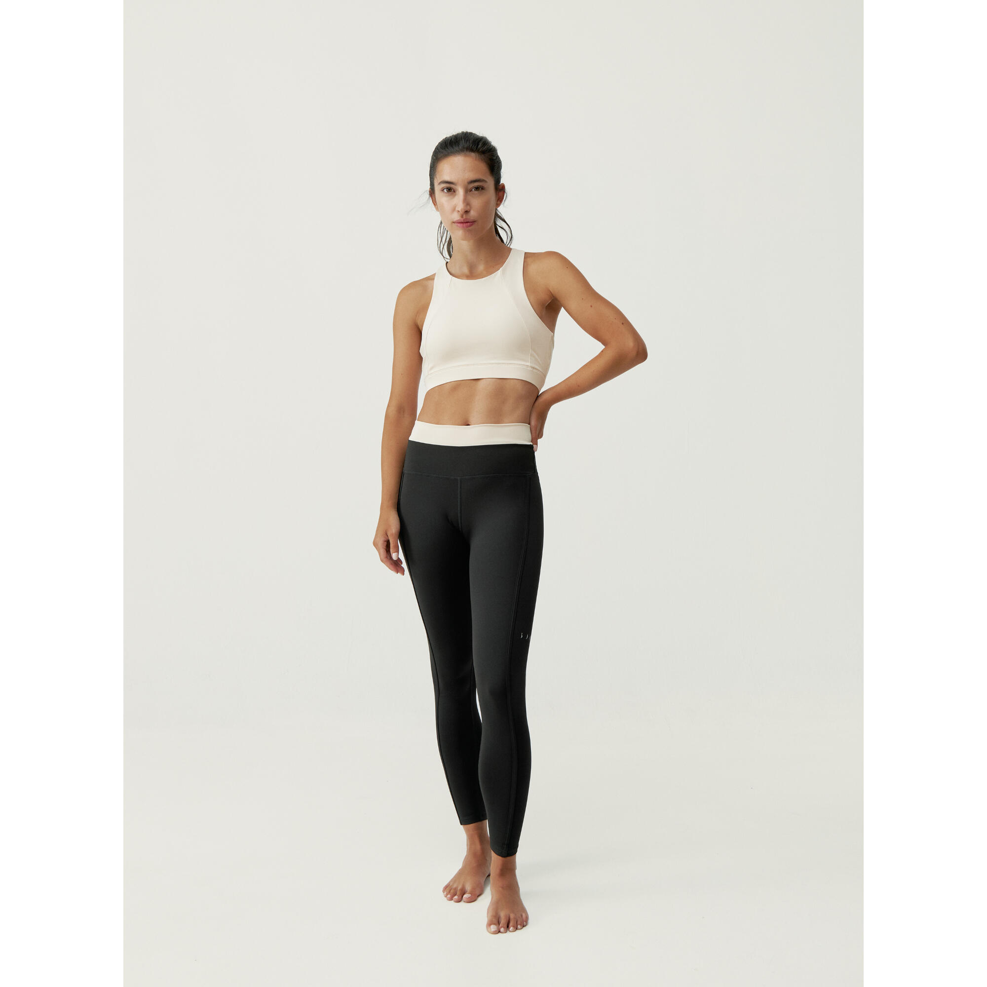 BORN LIVING YOGA Sujetador Top deportivo de mujer Born Living Yoga Fiorella Negro.