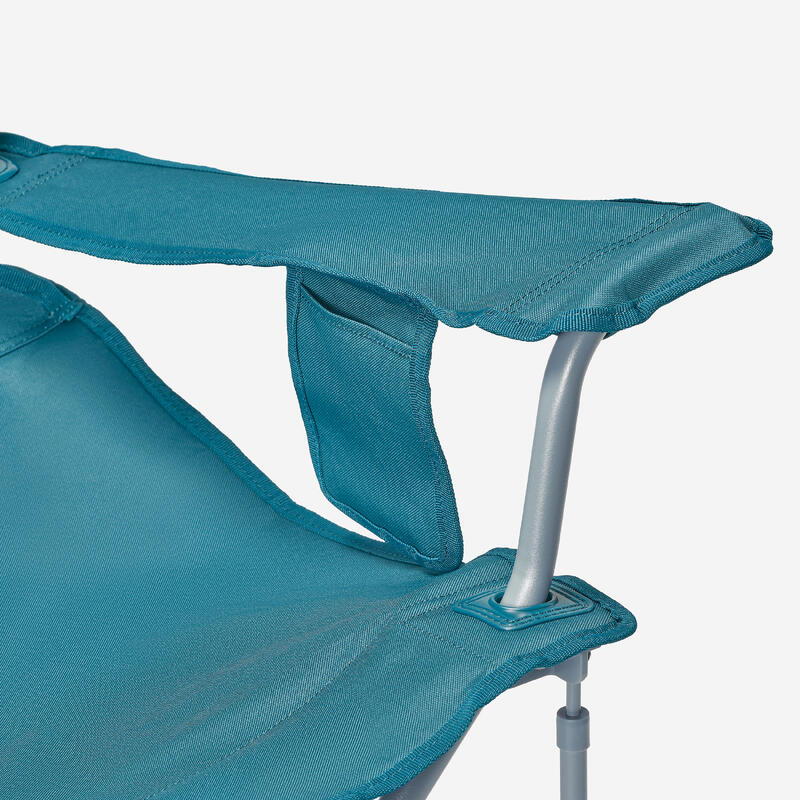 Scaun XXL de camping cu cotieră, pliabil și confortabil.