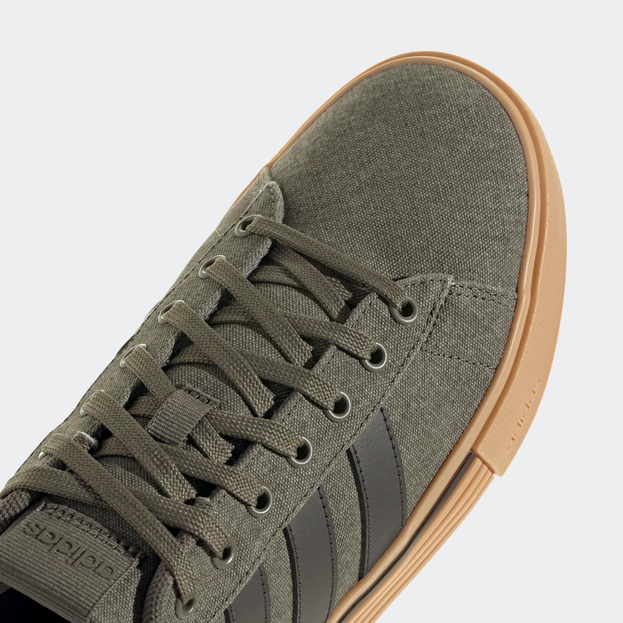MEN'S ADIDAS DAILY 4.0 SHOE GREEN 3/6
