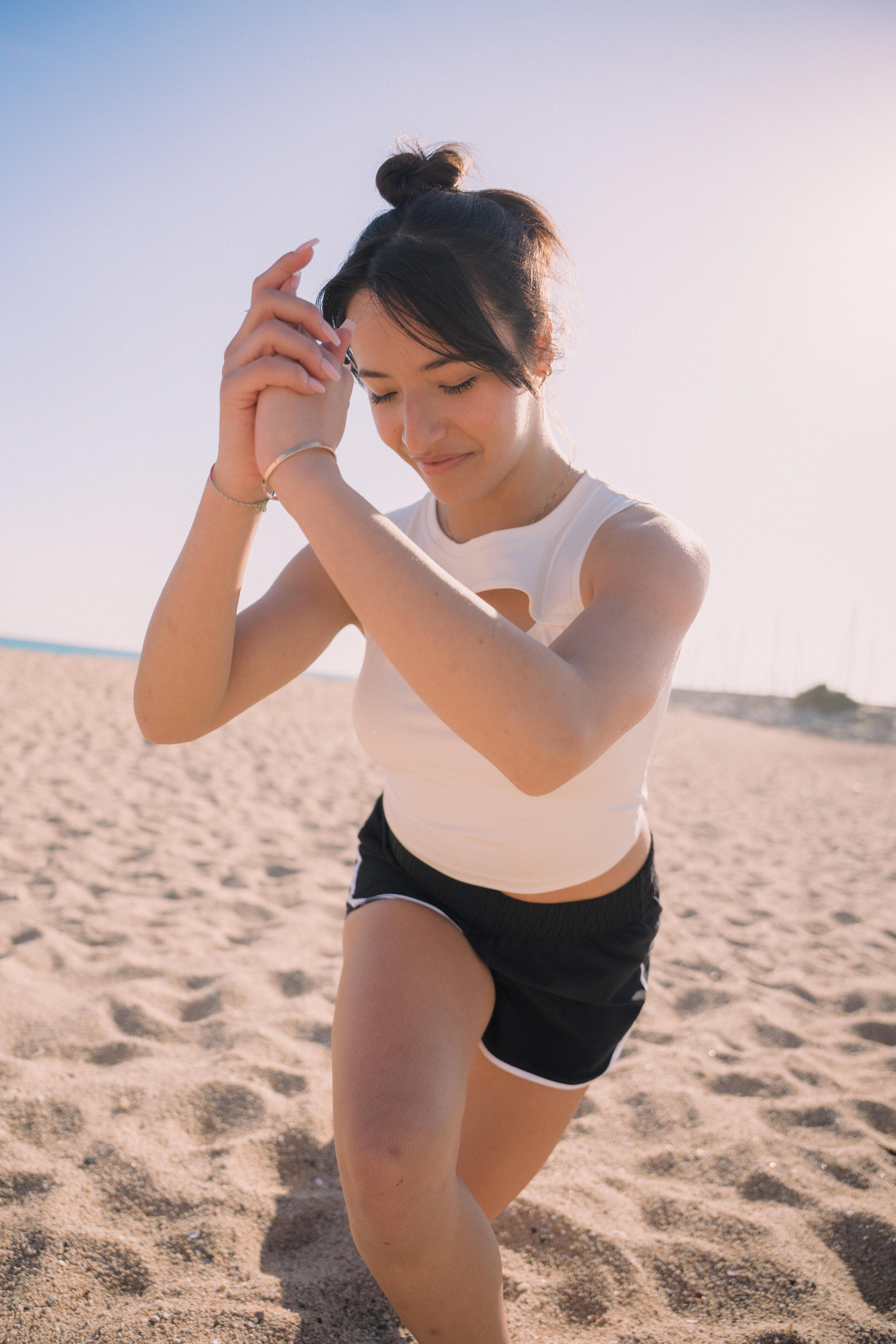 Débardeur court de fitness avec ouverture poitrine femme, blanc 6/8