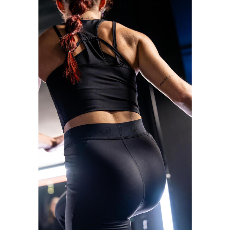 Női fitnesz ujjatlan crop top, testhezálló