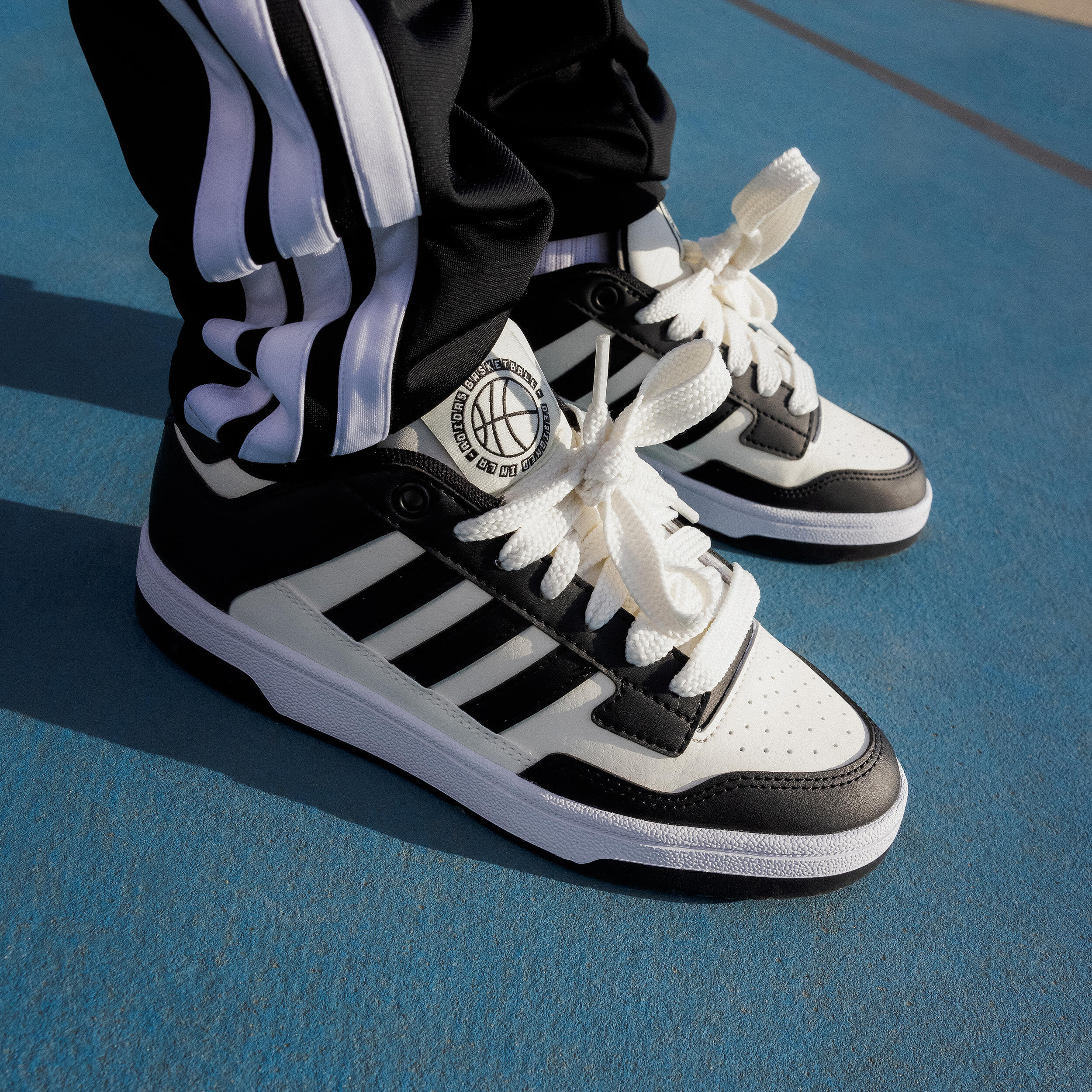 Scarpe da ginnastica ADIDAS bambino RAPID COURT LOW con lacci nere 18/18