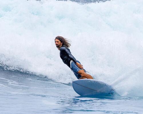 comment choisir un top lycra ou neoprene pour surfer ?