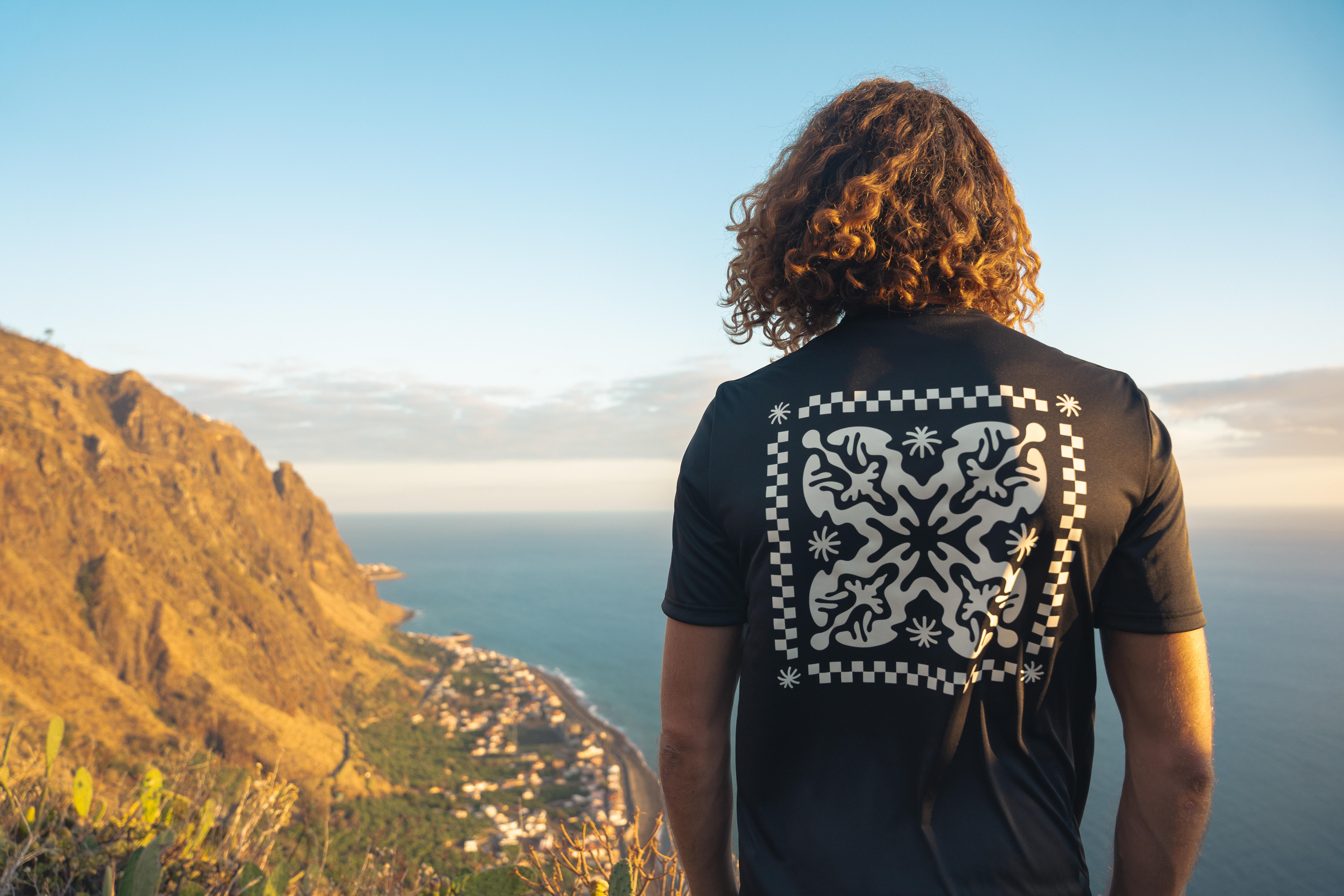 Men's Short-Sleeved UPF50+ Surfing Rash Guard - OLAIAN