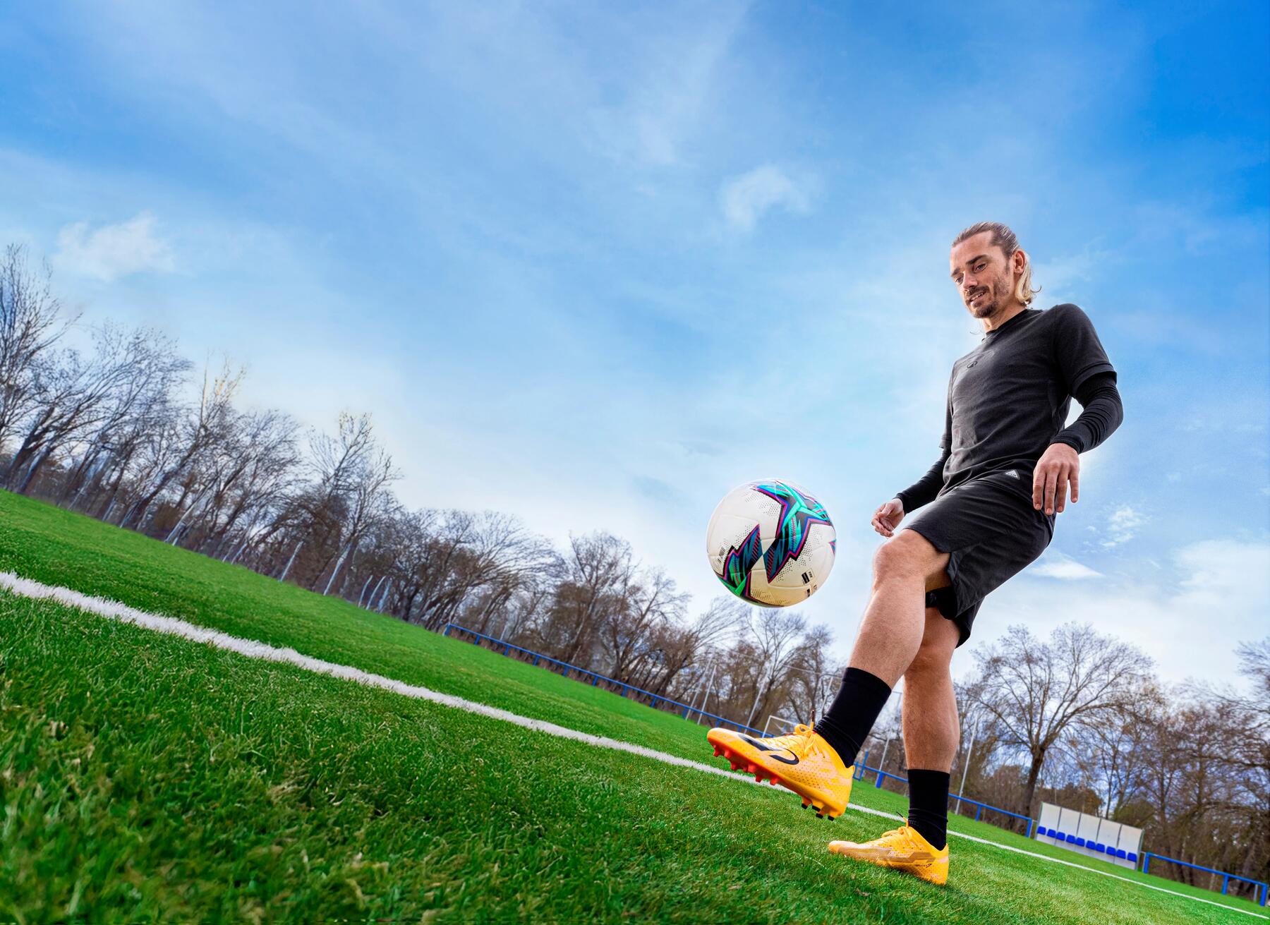 DESCOPERĂ NOUA COLECȚIE DE ECHIPAMENT PENTRU FOTBAL – CLR!