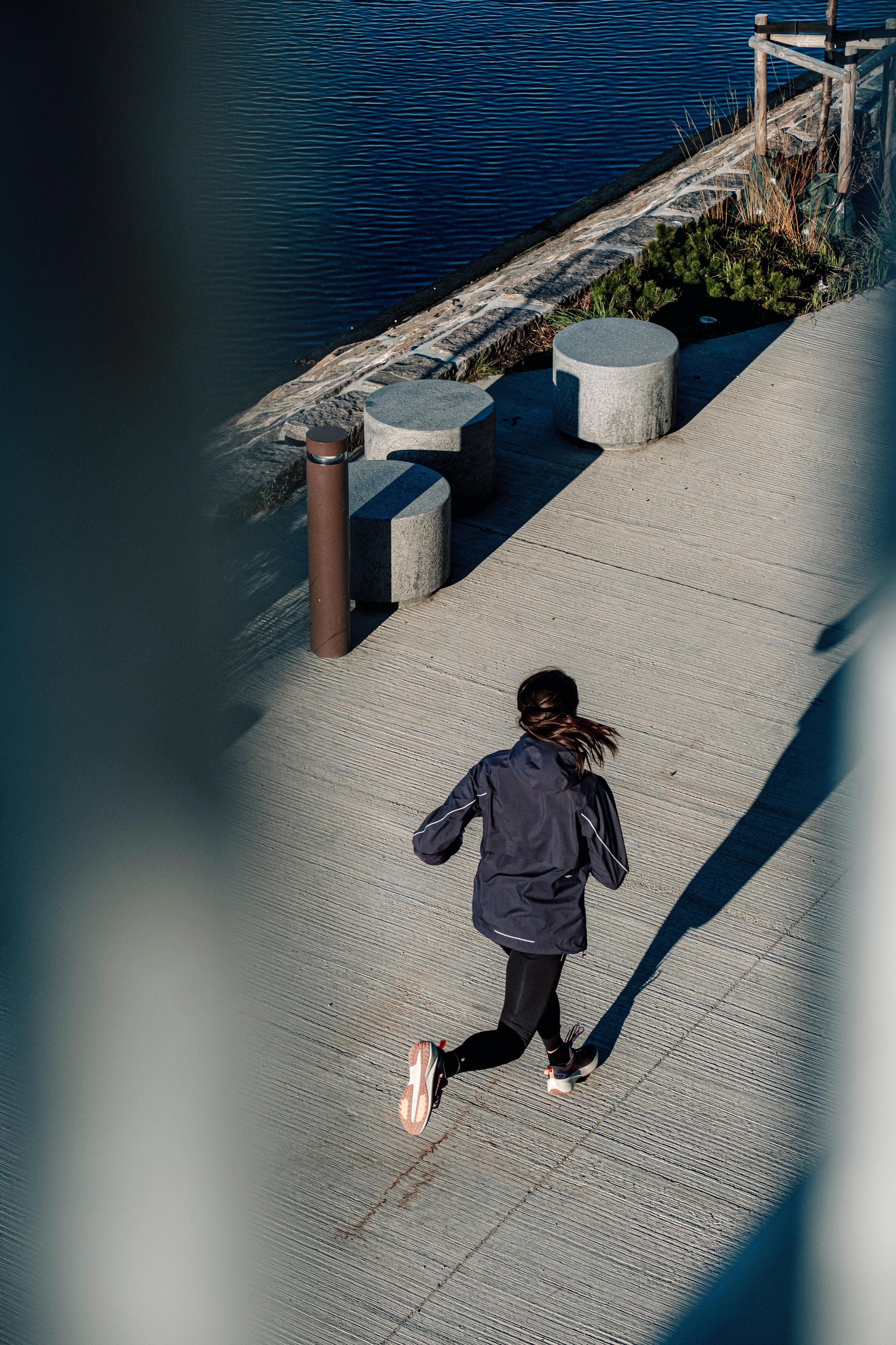 Veste running trail imperméable et respirante Femme, KIPRUN Run 500 aubergine 13/14