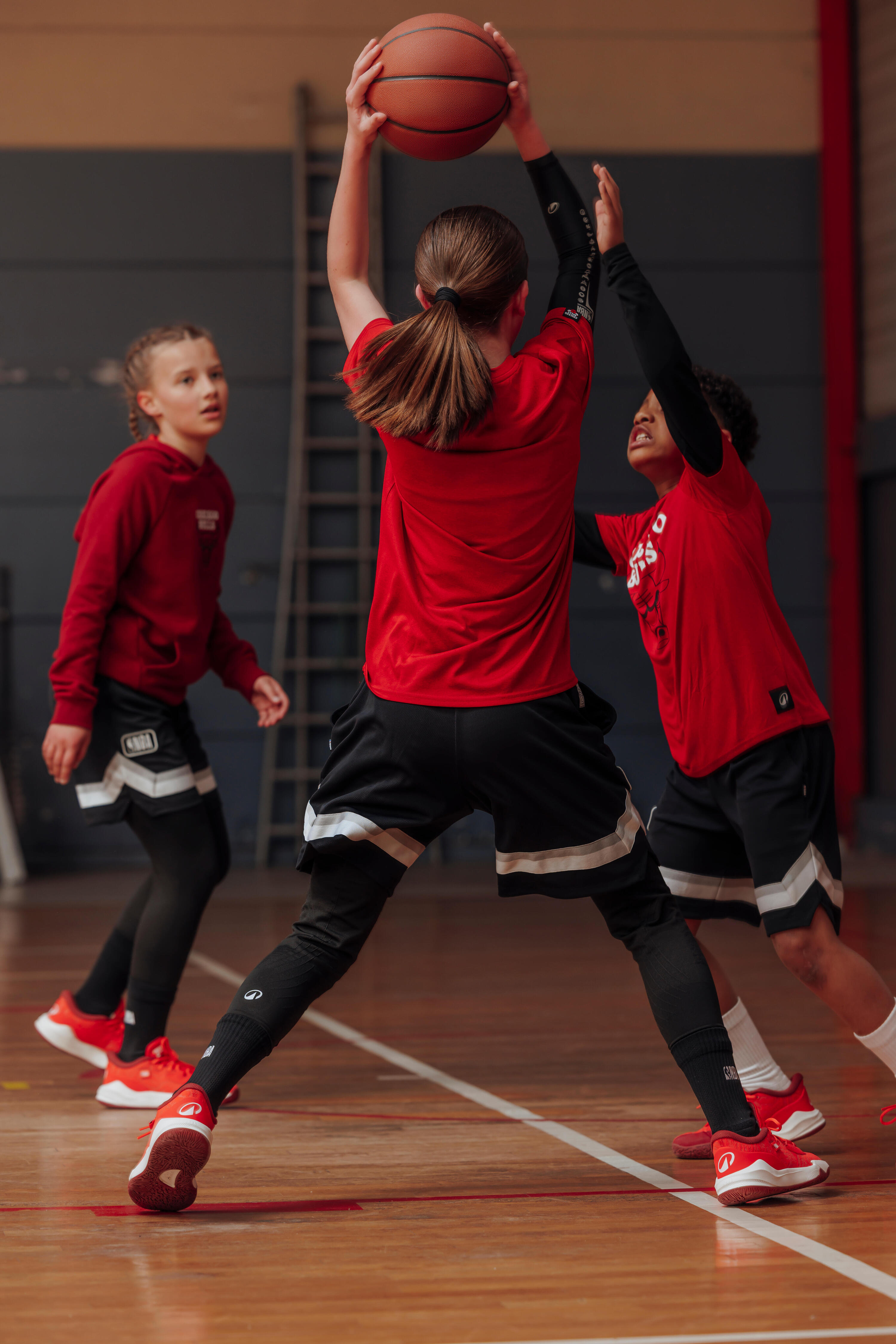 2025 Het zomersportpak met korte mouwen voor kinderen, modieuze
