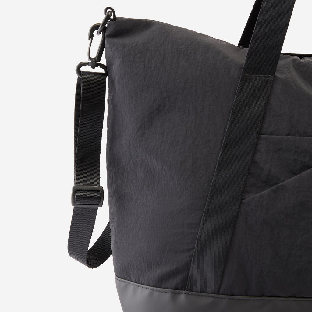 Sport-Umhängetasche mit wasserdichtem Fach 28 l