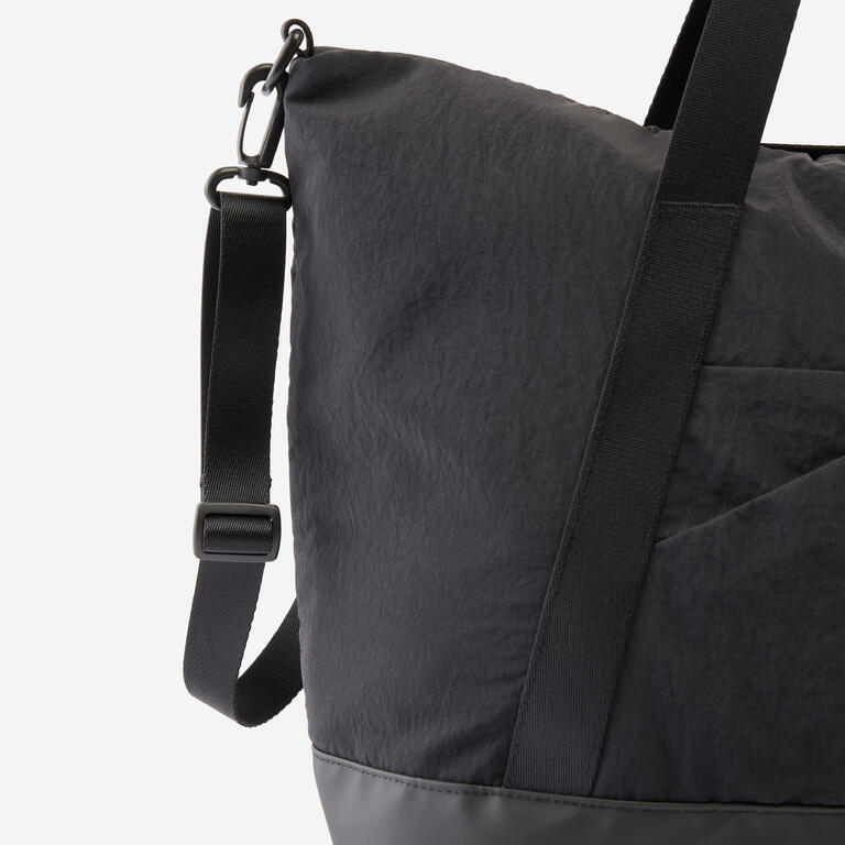 Decathlon 28L women's sports bag with shoulder strap