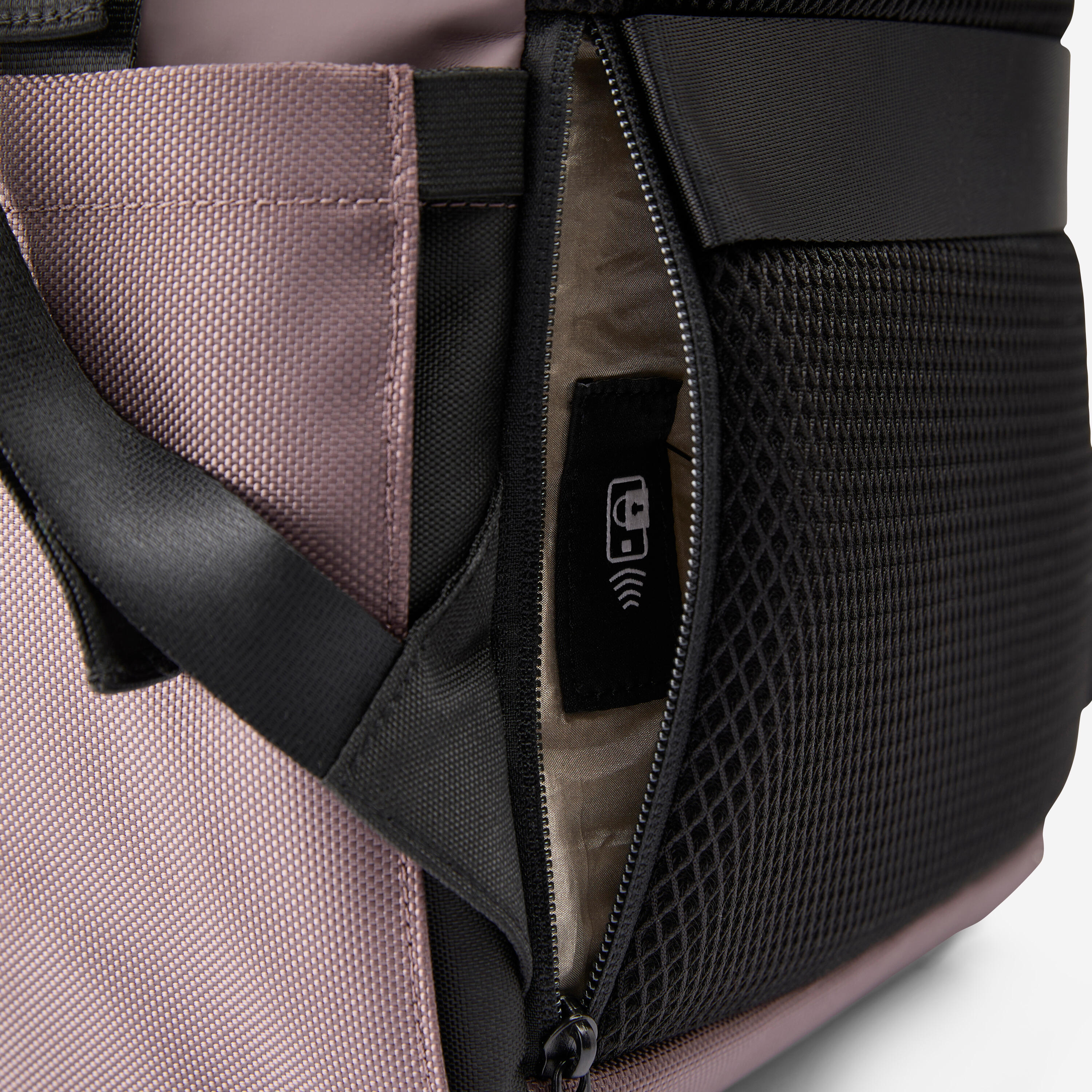 29L Backpack Rolltop with Laptop Pocket 7/9