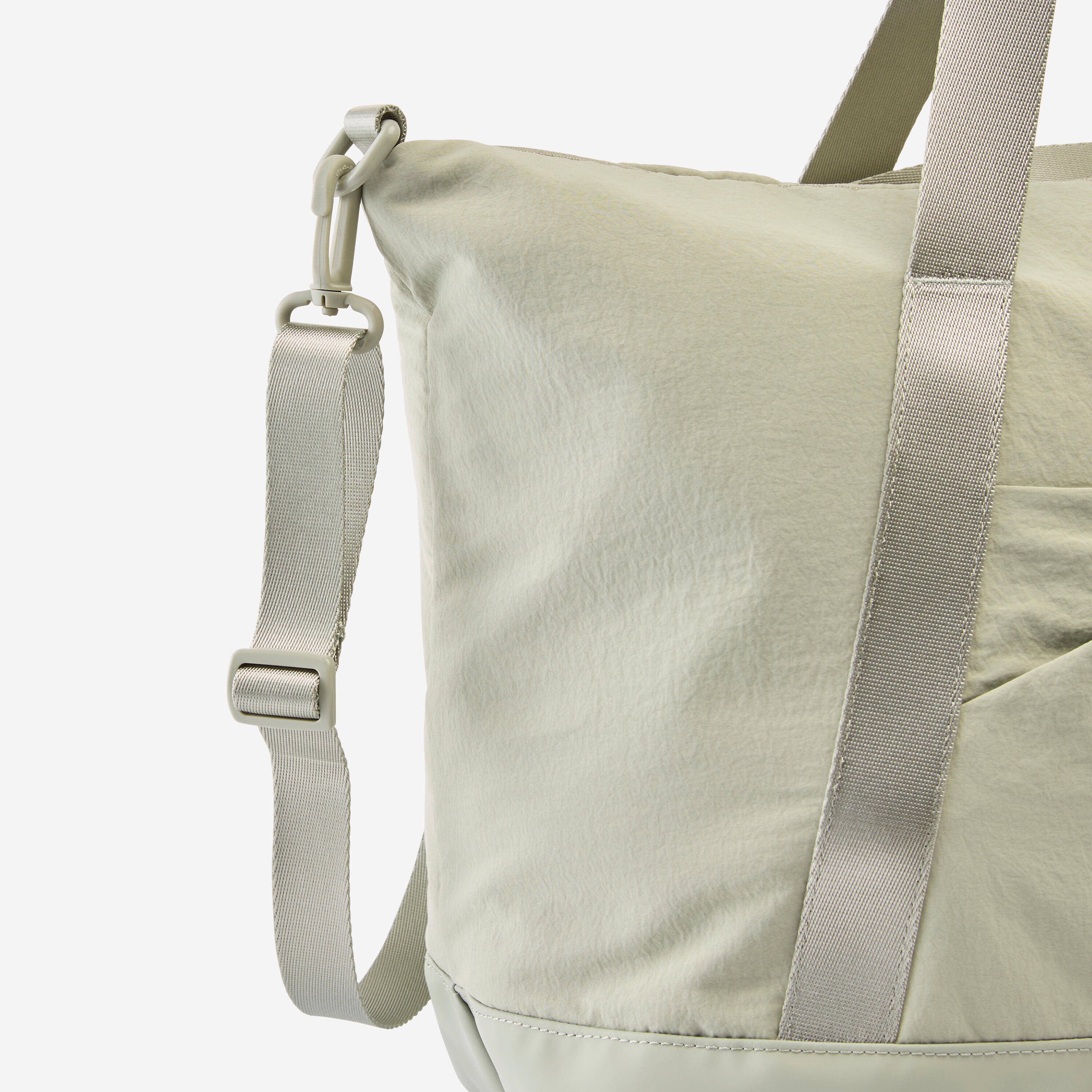 28L sports bag with strap and waterproof pocket -  4