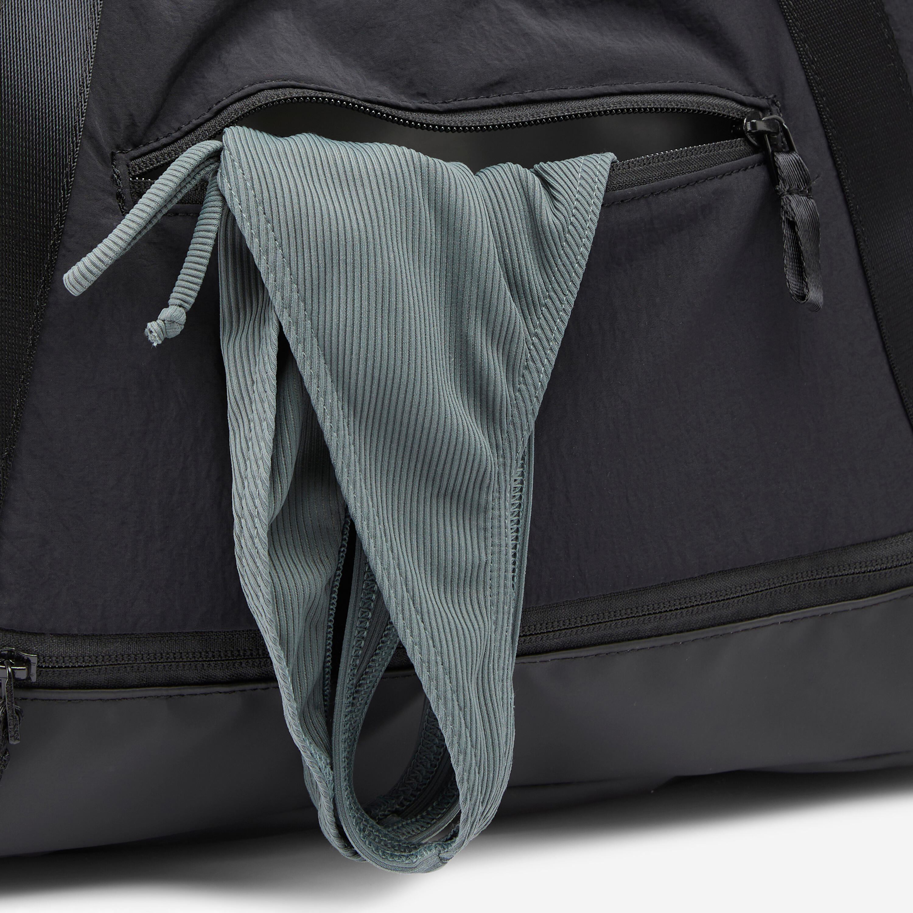 Sport-Umhängetasche mit wasserdichtem Fach 28L 6/8