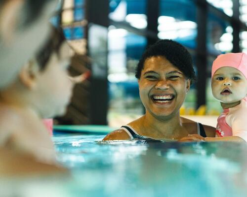 Matronatación: qué es y qué beneficios tiene