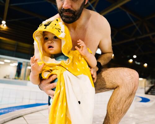 Poncho bébé et enfant imprimé lion