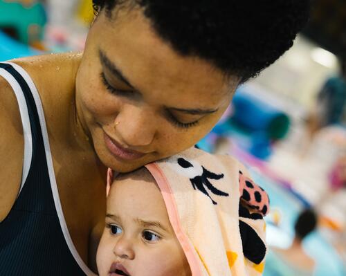 Poncho bébé et enfant imprimé girafe