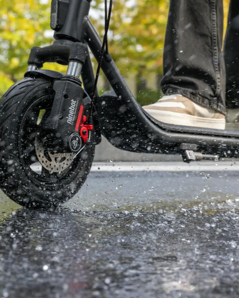 ¿Cómo reparar la rueda de un patinete eléctrico?