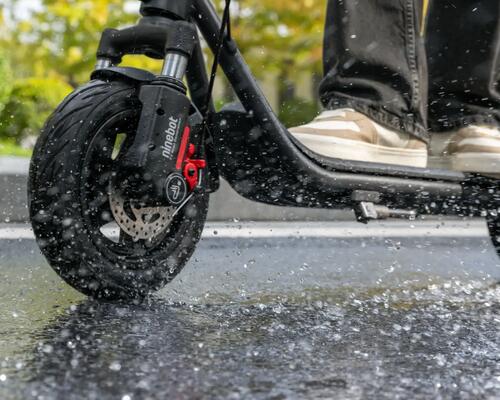 ¿Cómo reparar la rueda de un patinete eléctrico?