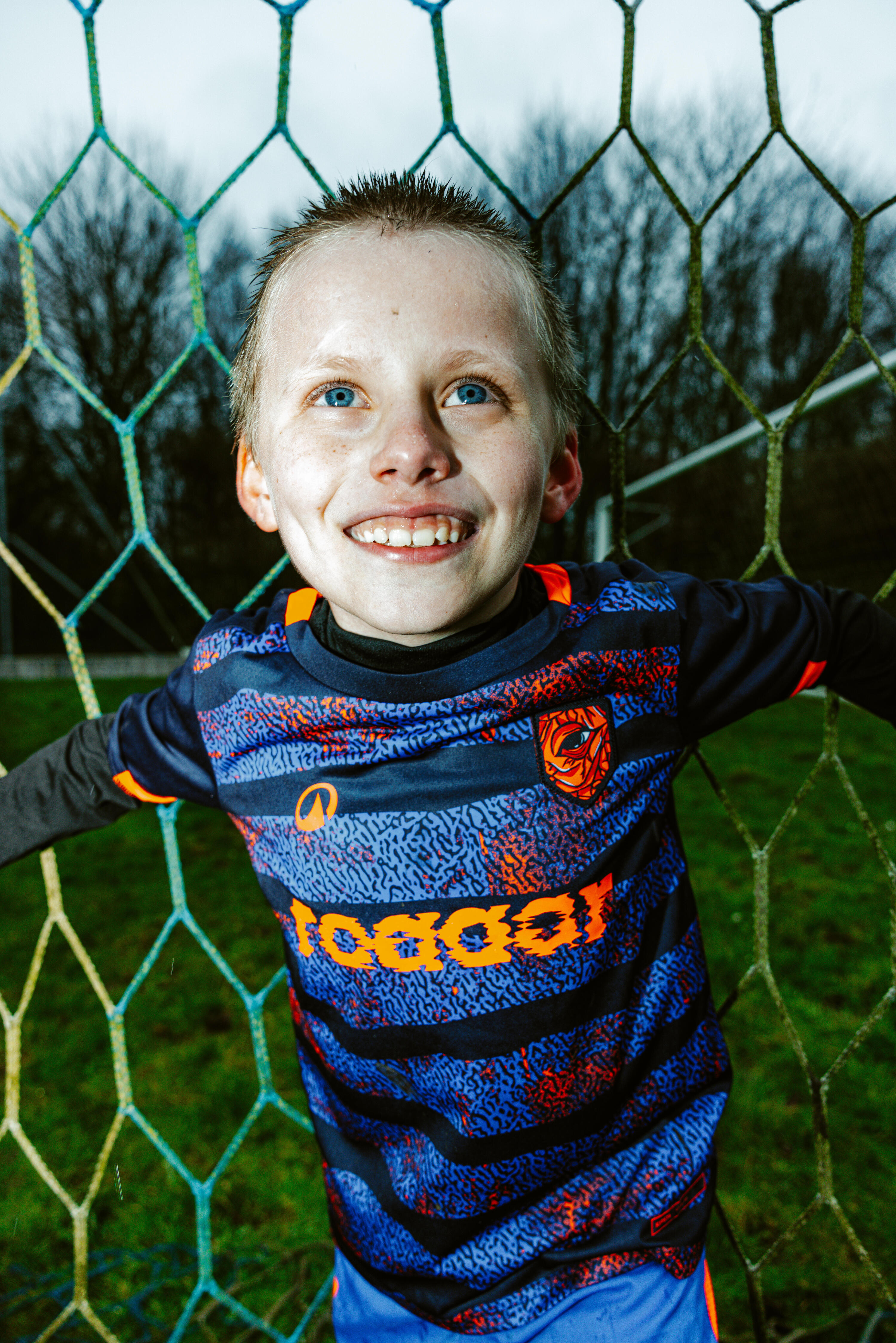 Playera de futbol de rayas azules y violetas con rinoceronte para niños Viralto 13/15