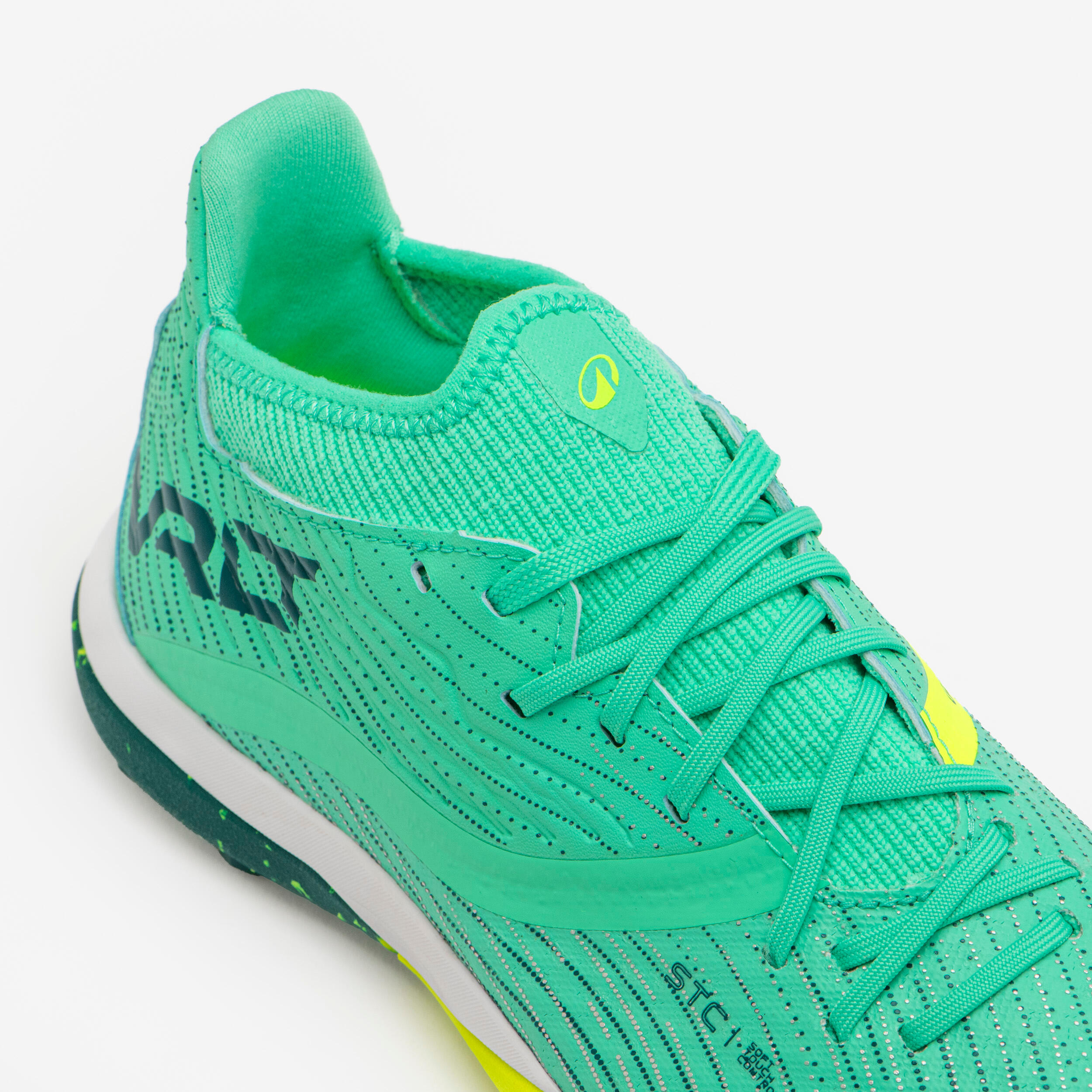 Kids' Lace-Up Soccer Cleats Viralto III Turf - Green - KIPSTA