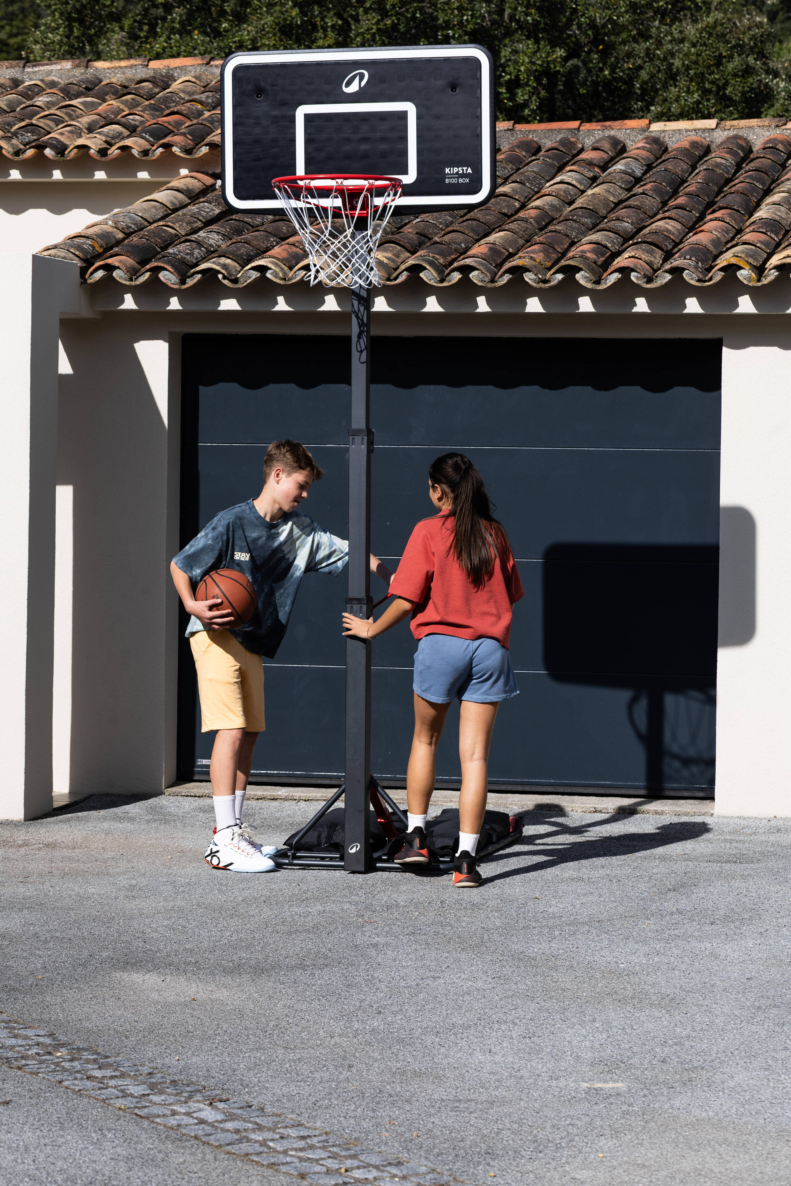 Adjustable (2.40m to 3.05m) Folding Basketball Hoop B100 Easy Box -  3