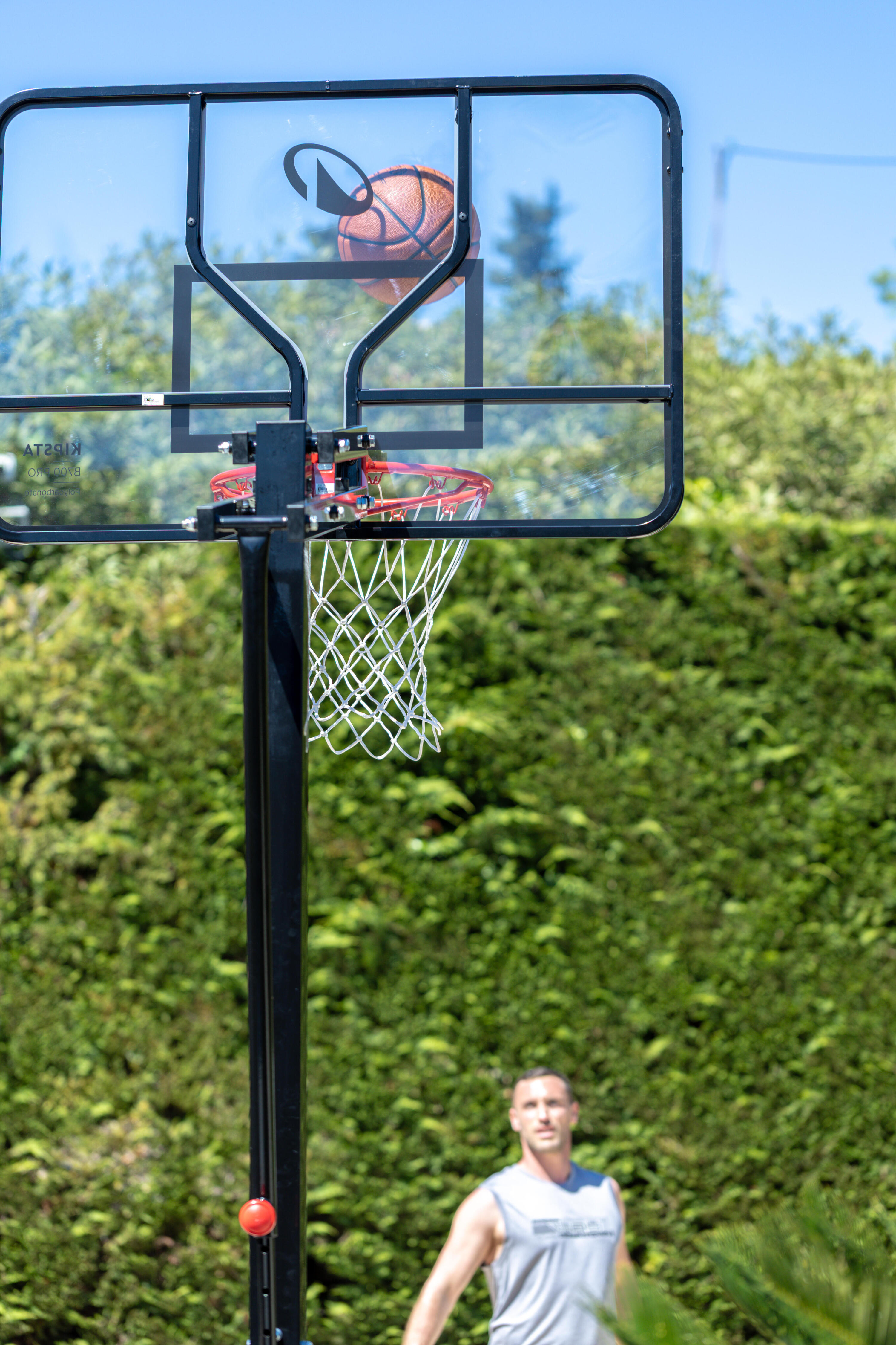 Canasta baloncesto con base desplazada especial para mates, ajustable de 2,40 a 3,05 m, B700 5/12