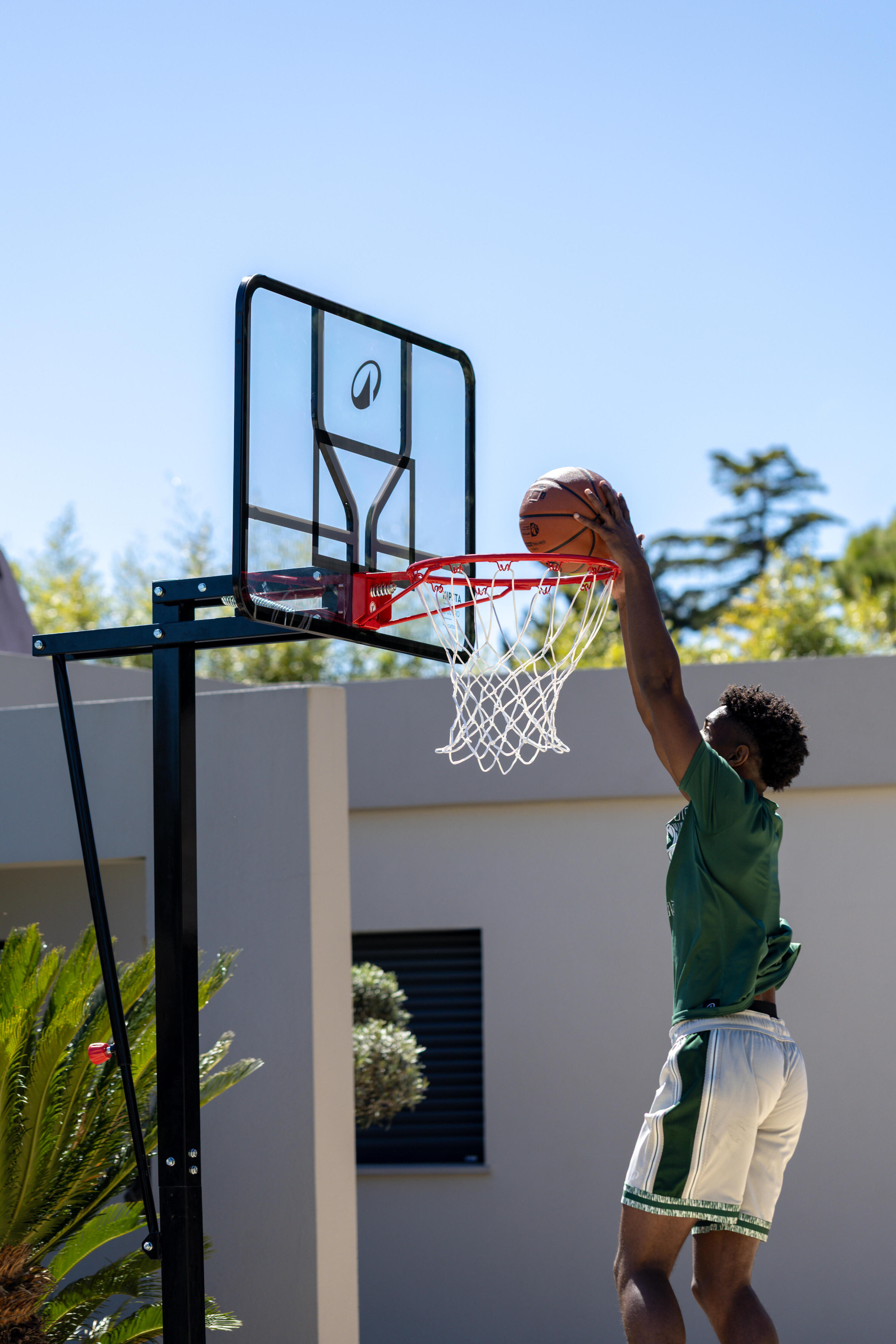 Panier basket sur pied déporté spécial dunk réglable 2,40 à 3,05 m, B700 8/21