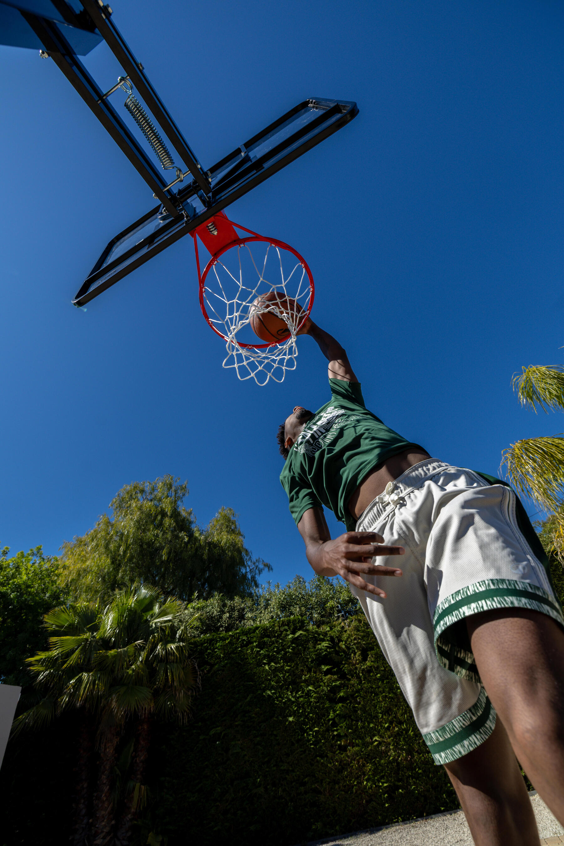 BASKETBALL
