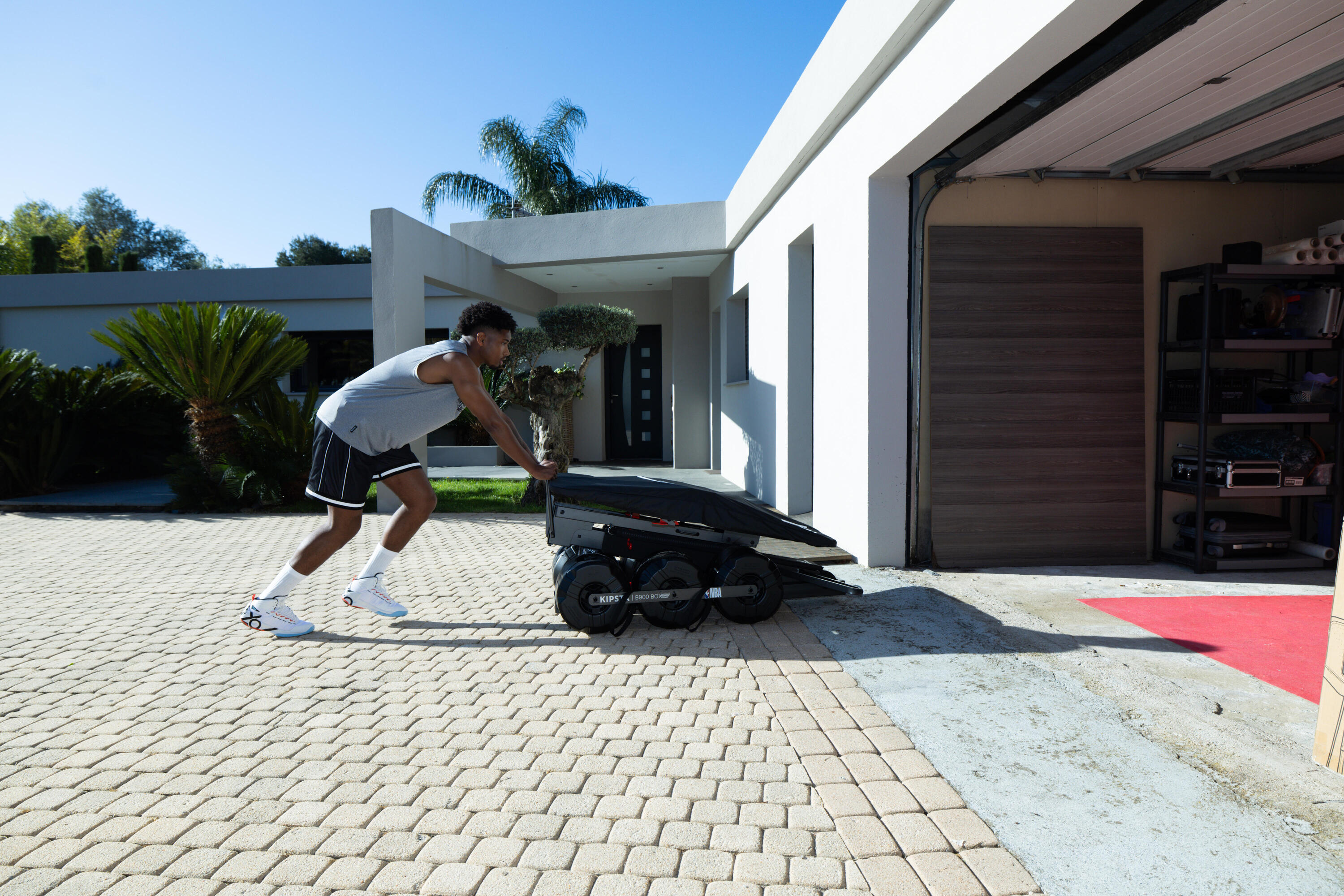 Panier de basket pliable sur roue réglable de 2,10m à 3,05m - B900 BOX NBA 20/21