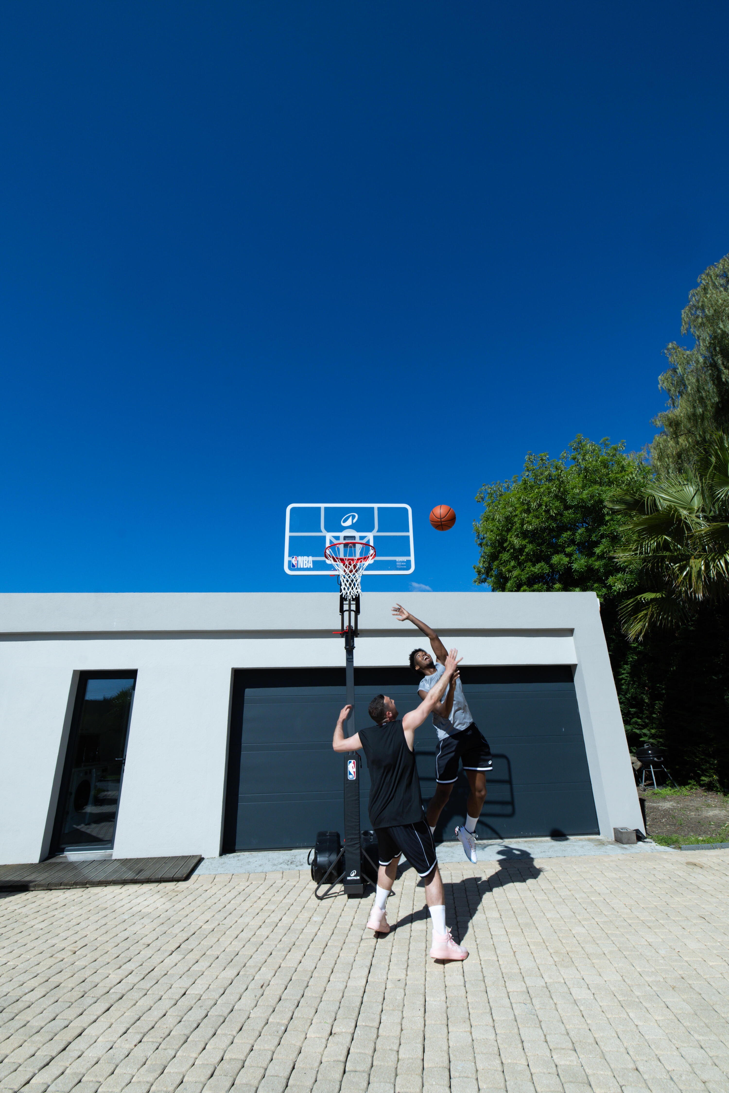 Panier de basket pliable sur roue réglable de 2,10m à 3,05m - B900 BOX NBA 17/20
