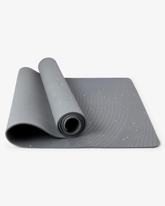 Eine graue Yogamatte.
