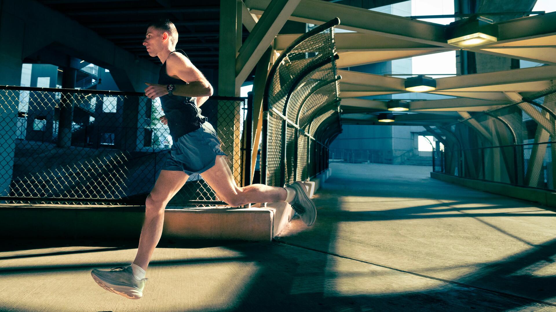 Mężczyzna trenujący bieganie
