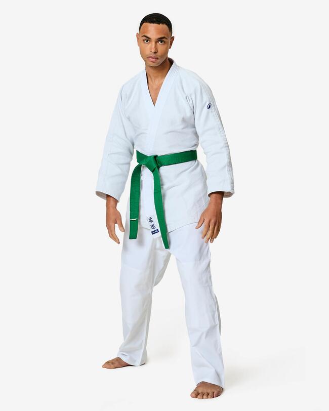 Mann in Judoanzug