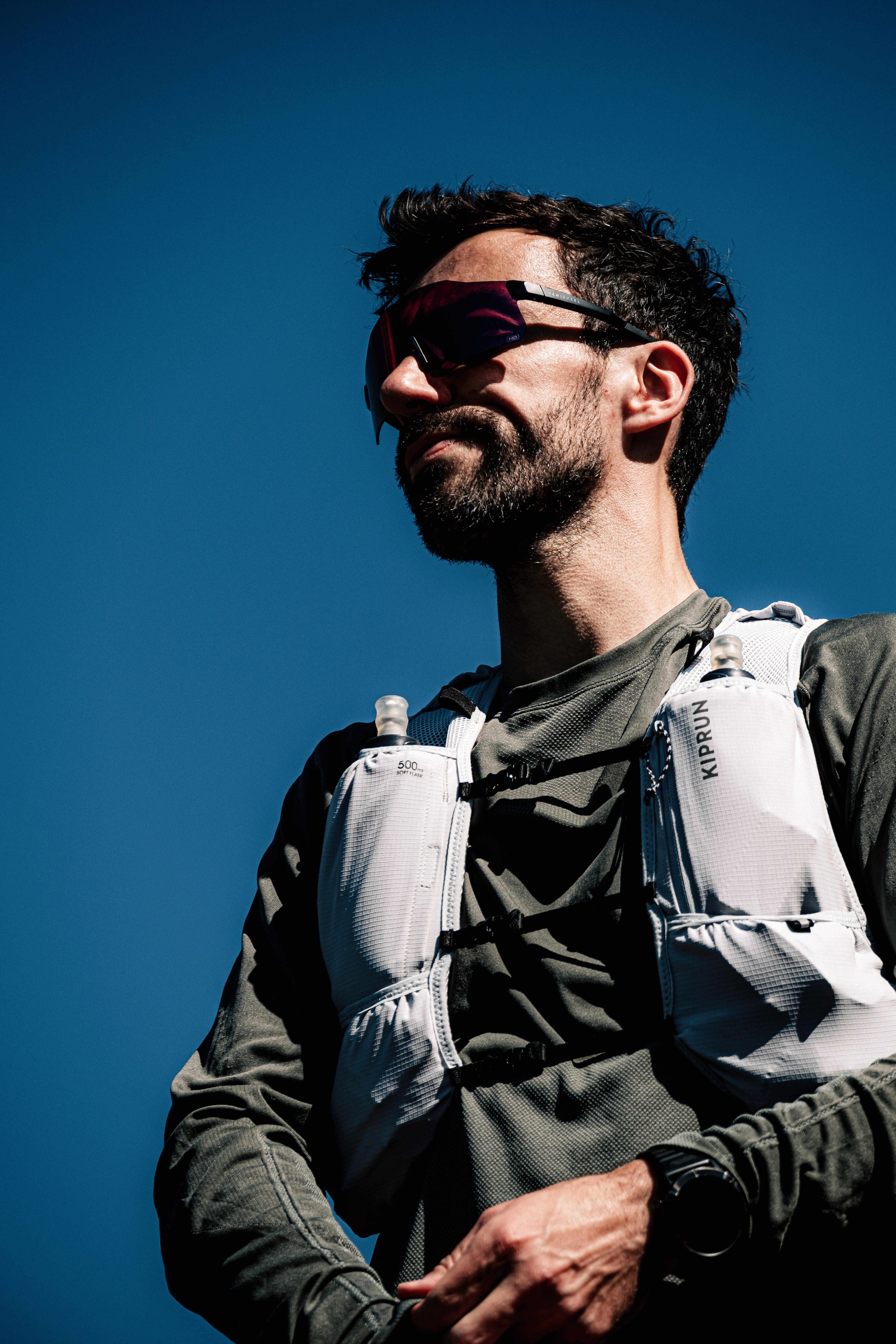 KIPRUN 500 8L - Unisex Trail Running Bag 1L Water Bladder Included - Grey