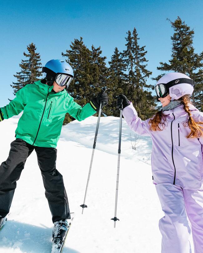 Kinder beim Skifahren