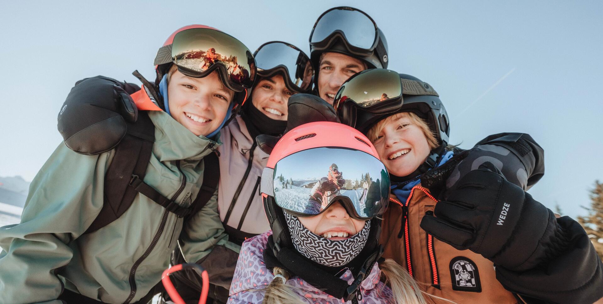 une famille au ski decathlon quechua